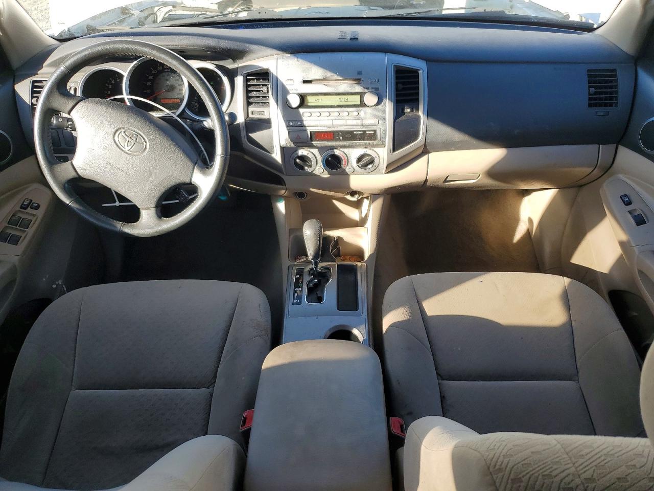 2005 Toyota Tacoma Double Cab Prerunner White vin: 3TMJU62NX5M001570