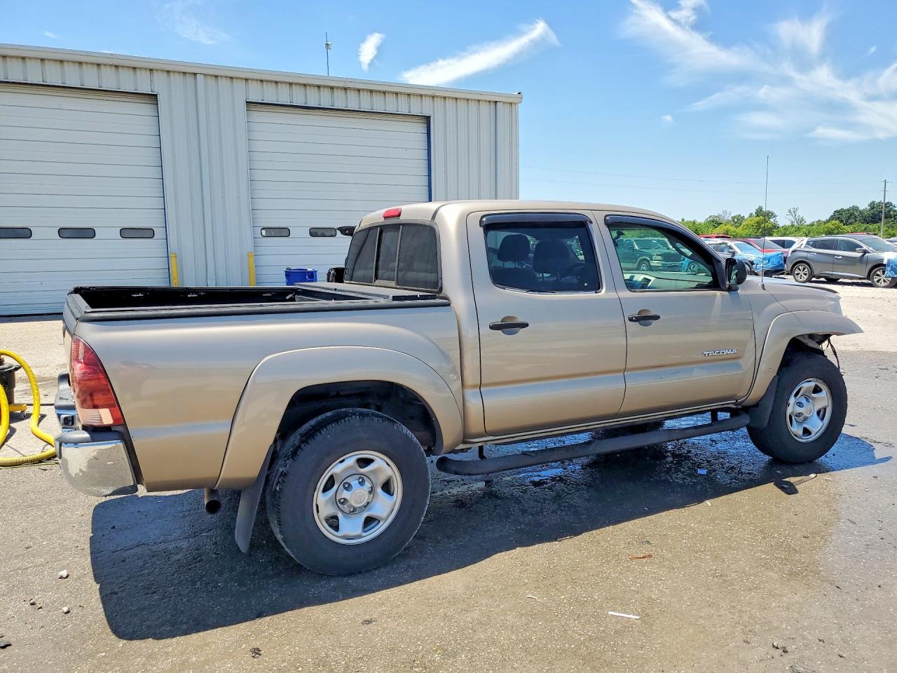 2005 Toyota Tacoma Double Cab Prerunner Gold vin: 3TMJU62NX5M002265