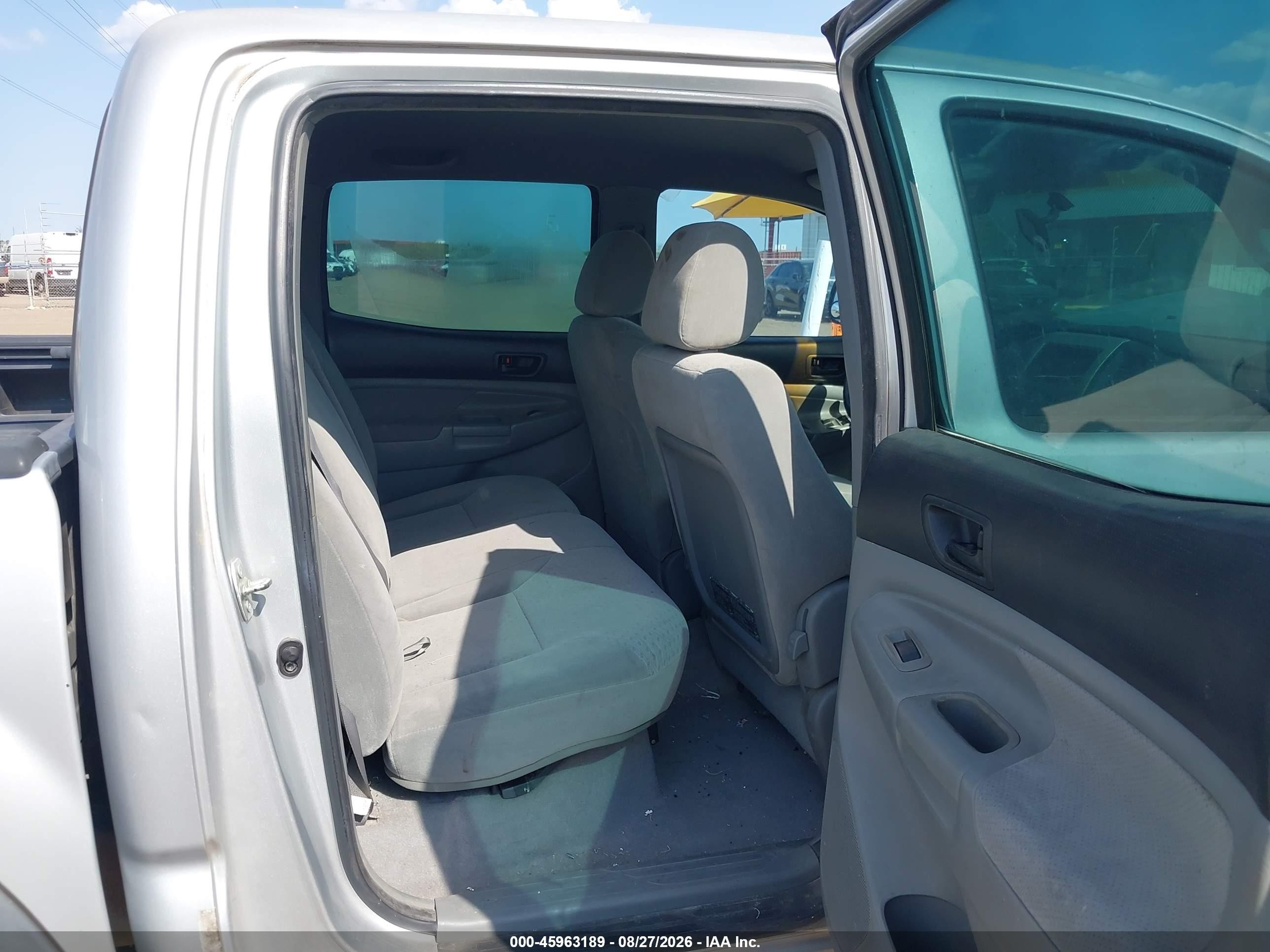 2008 Toyota Tacoma Prerunner V6 Silver vin: 3TMJU62NX8M064804