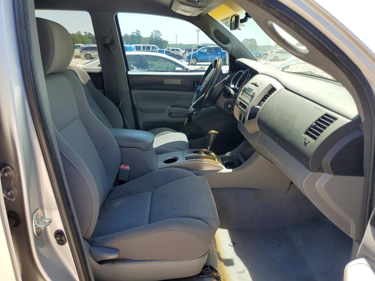2008 Toyota Tacoma Double Cab Prerunner Silver vin: 3TMJU62NX8M068223