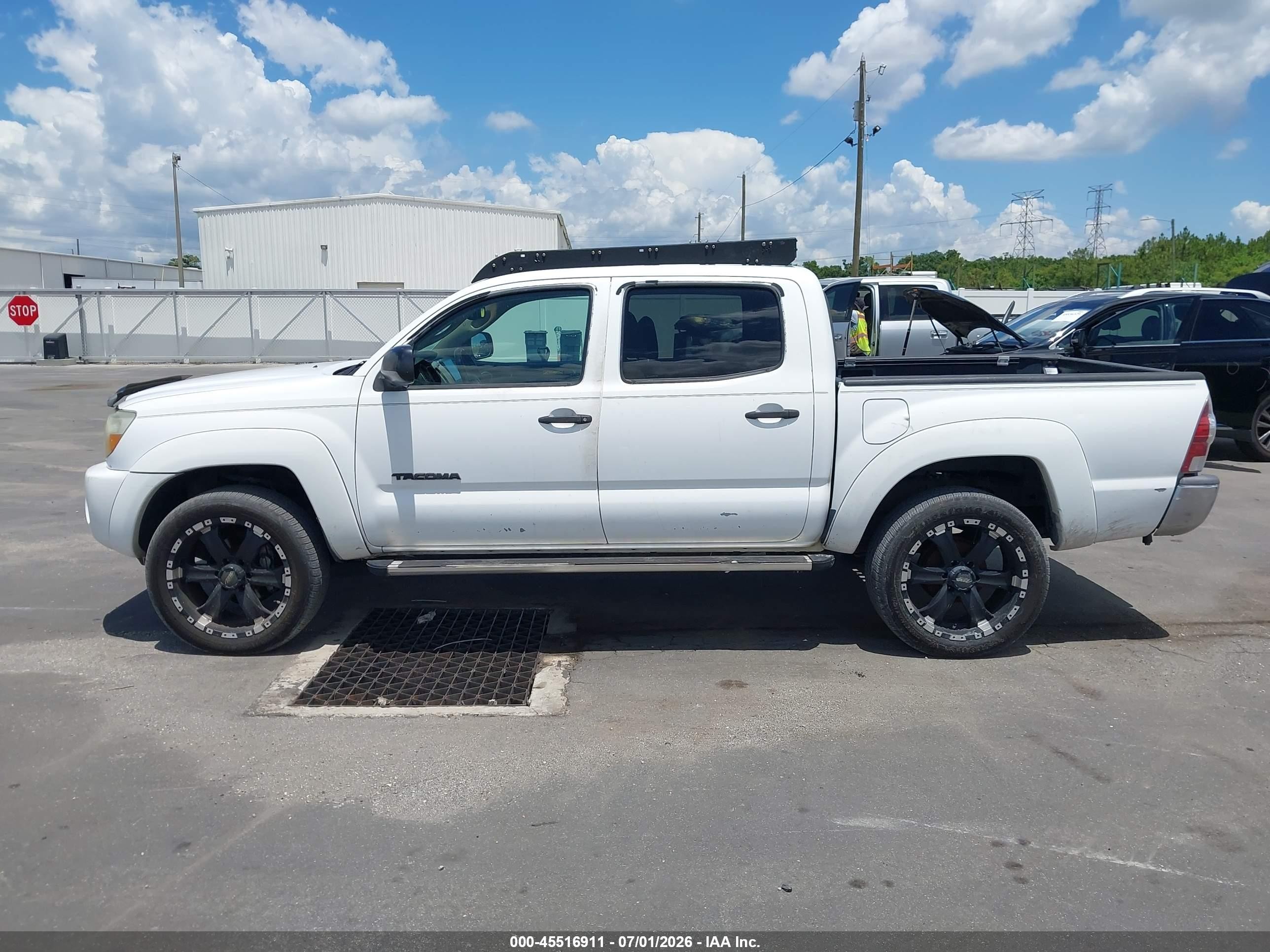 2009 Toyota Tacoma Prerunner V6 White vin: 3TMJU62NX9M073066