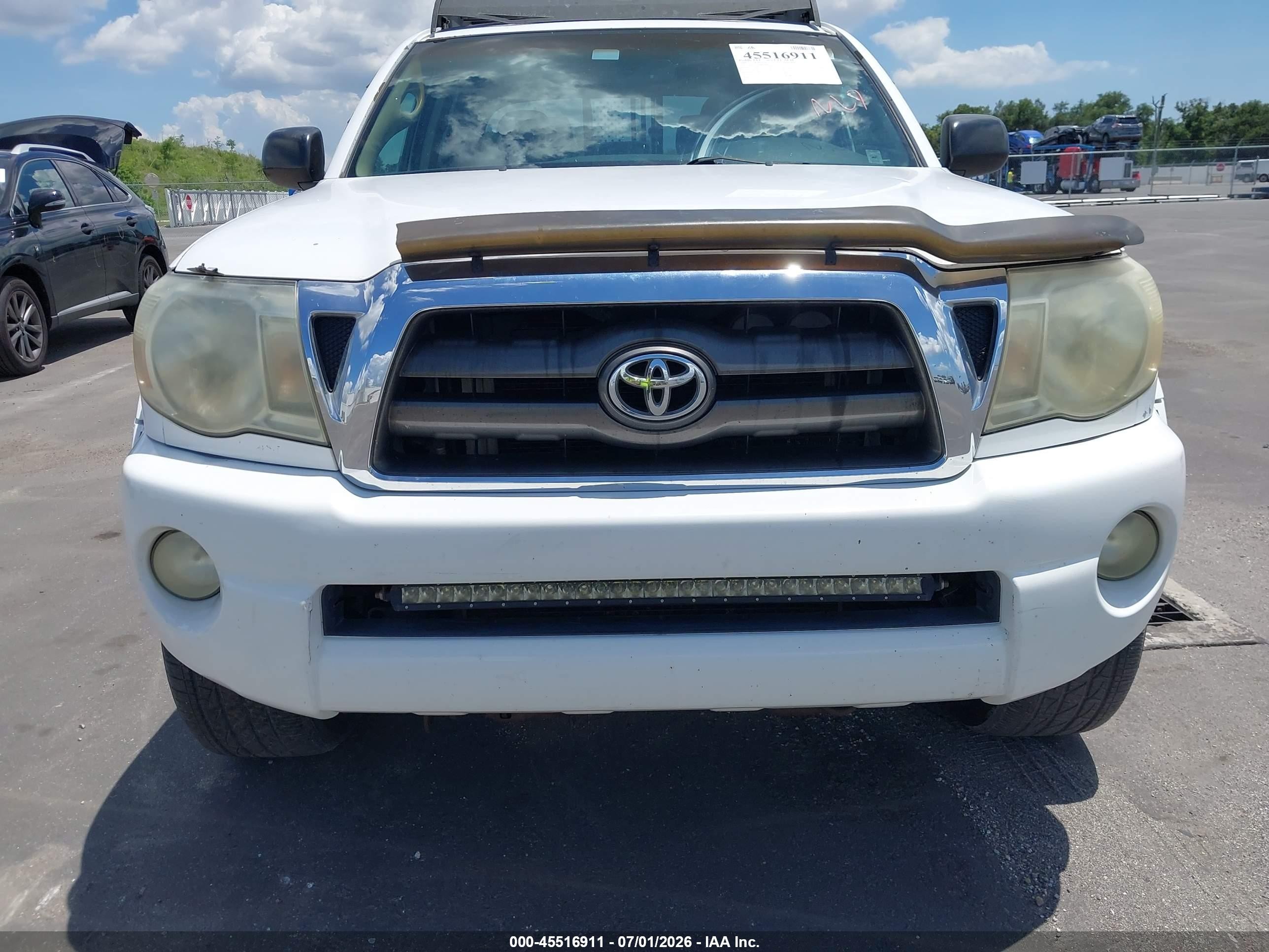 2009 Toyota Tacoma Prerunner V6 White vin: 3TMJU62NX9M073066