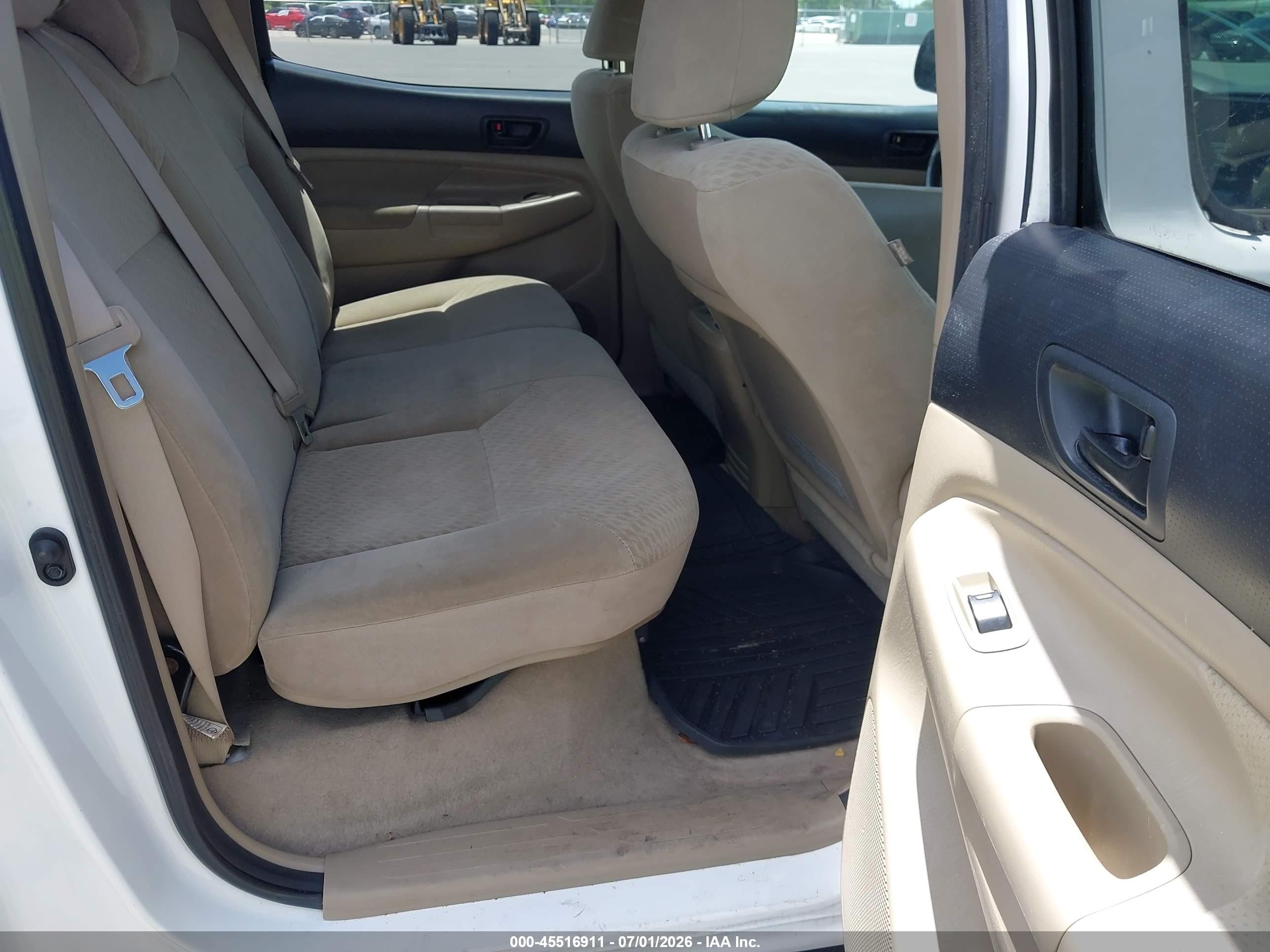 2009 Toyota Tacoma Prerunner V6 White vin: 3TMJU62NX9M073066