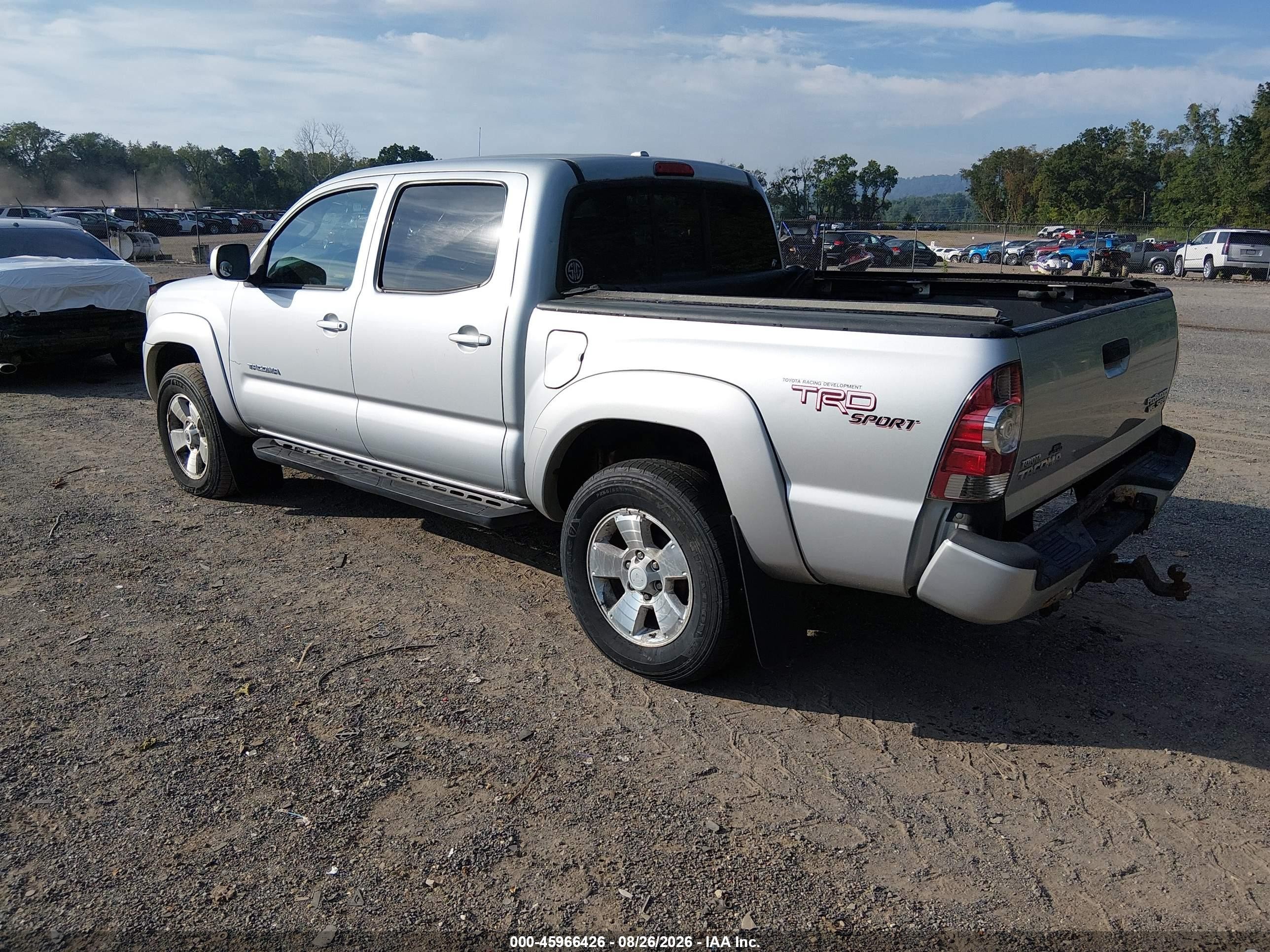 2009 Toyota Tacoma Prerunner V6 Silver vin: 3TMJU62NX9M075125
