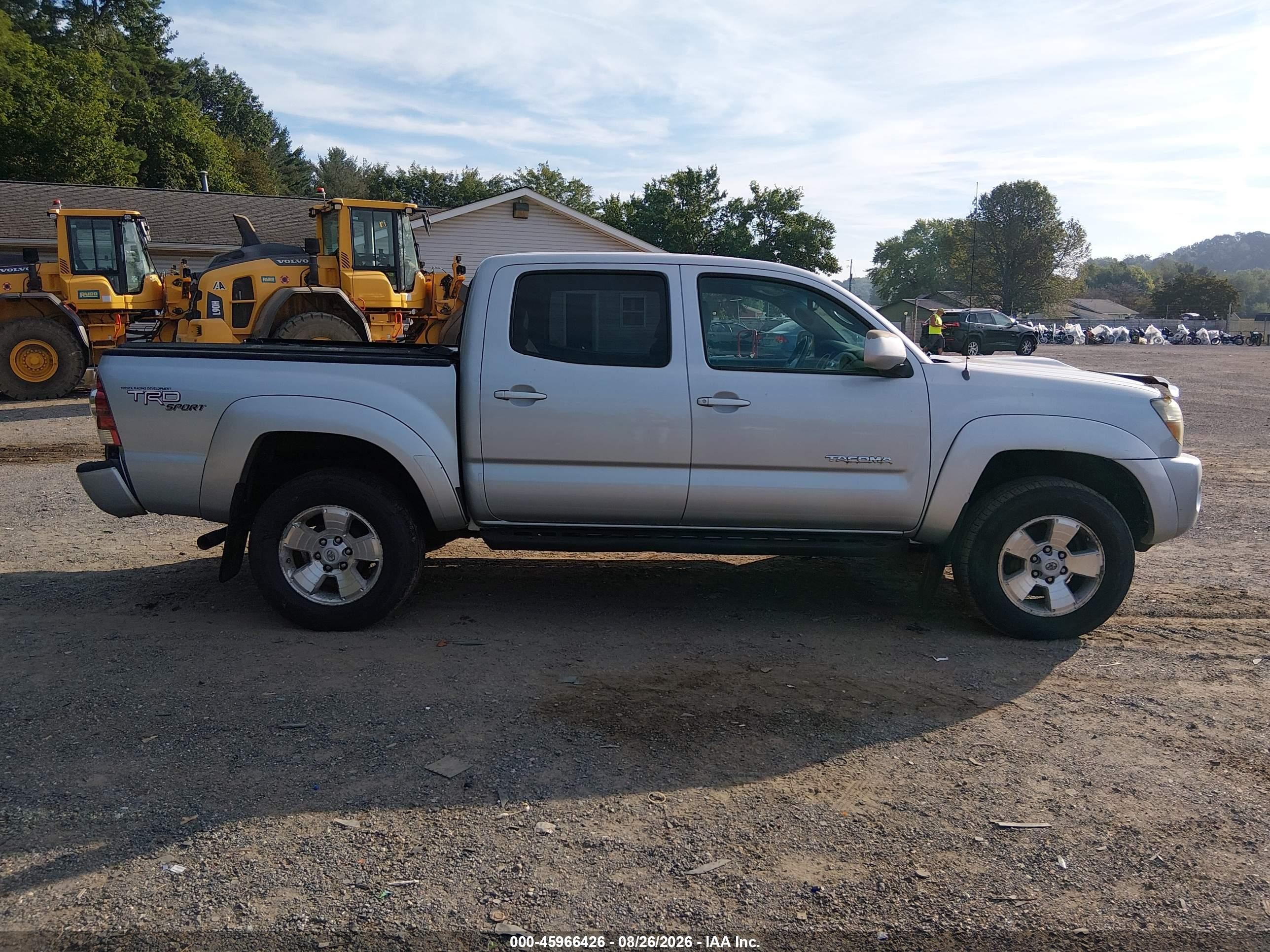 2009 Toyota Tacoma Prerunner V6 Silver vin: 3TMJU62NX9M075125