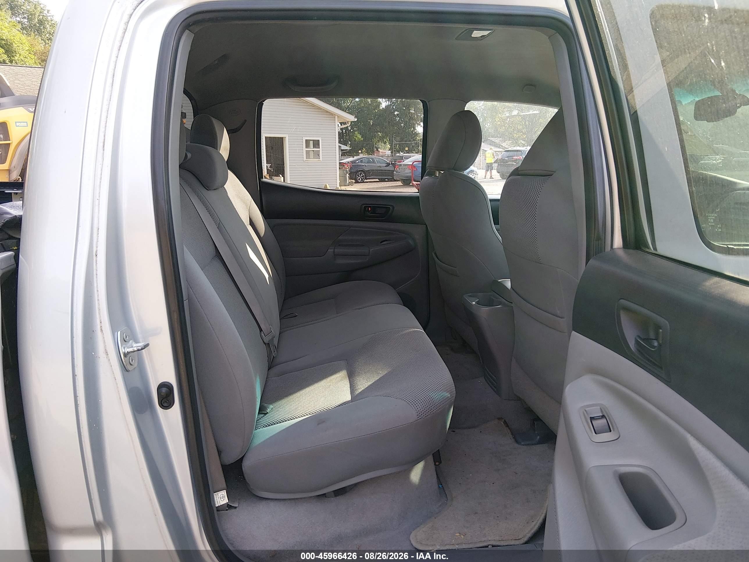 2009 Toyota Tacoma Prerunner V6 Silver vin: 3TMJU62NX9M075125