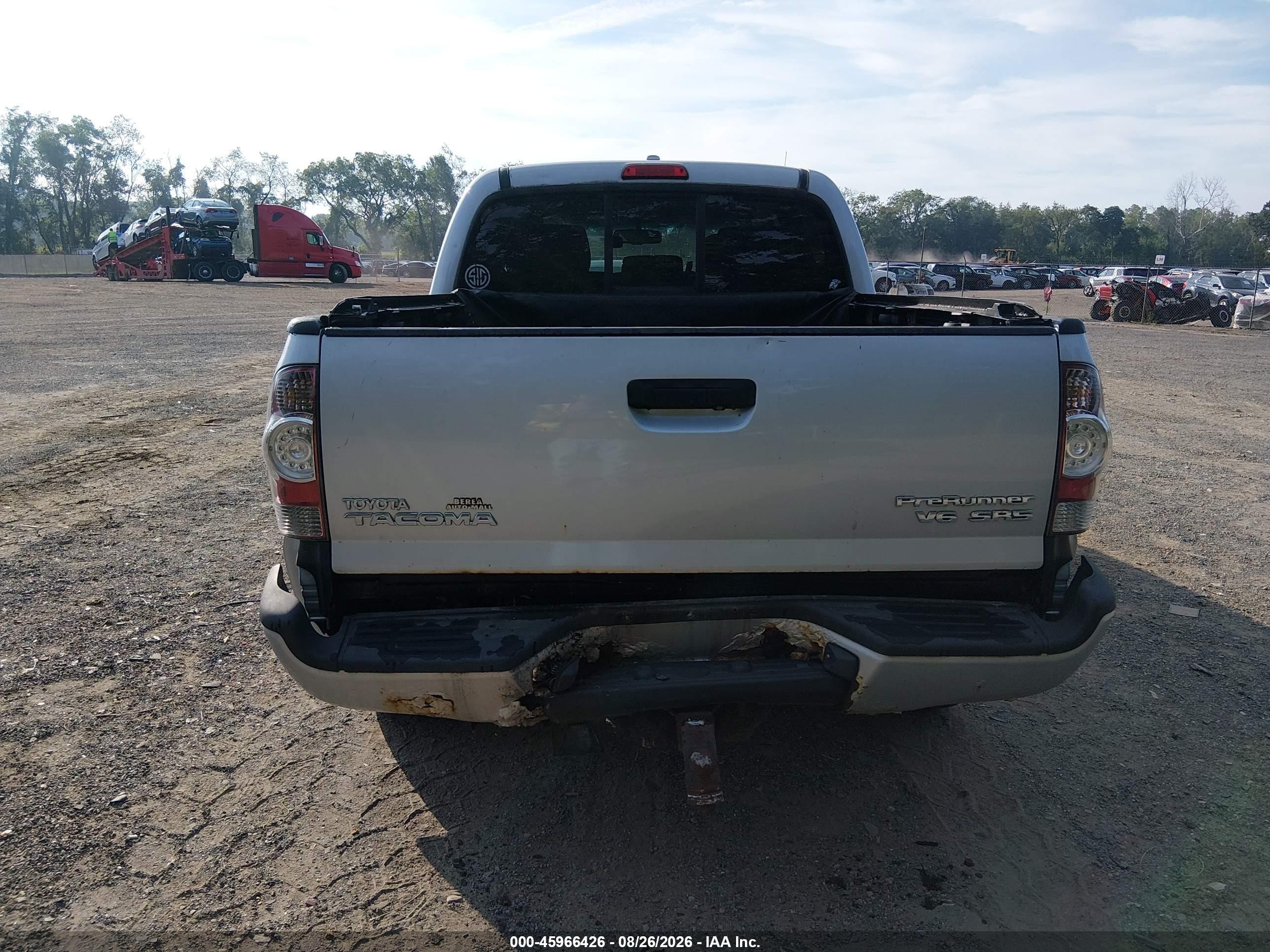 2009 Toyota Tacoma Prerunner V6 Silver vin: 3TMJU62NX9M075125