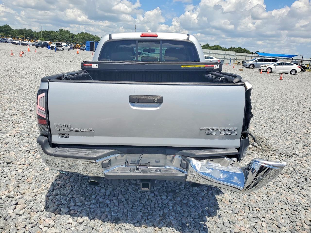 2009 Toyota Tacoma Double Cab Prerunner Silver vin: 3TMJU62NX9M075139