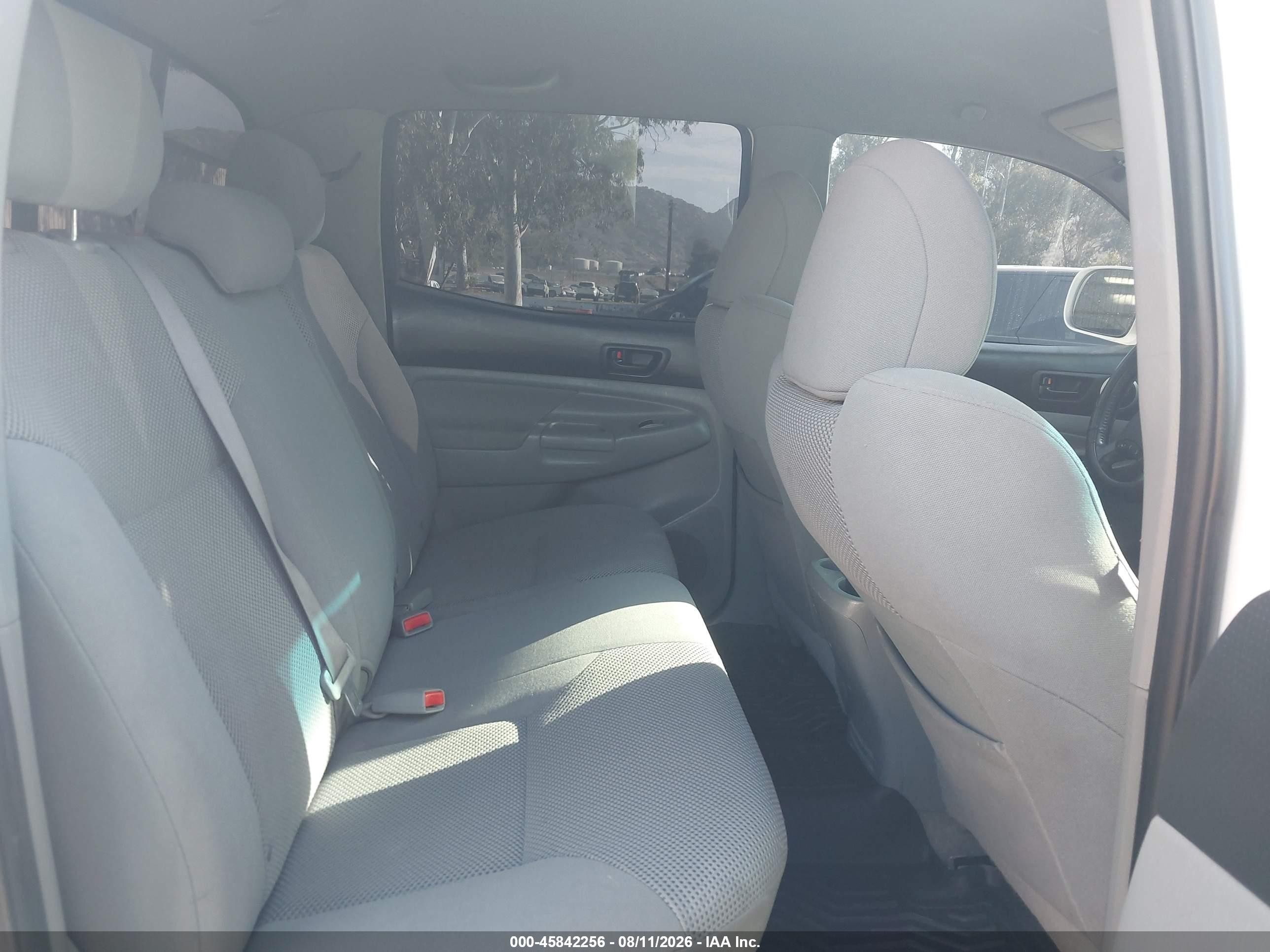 2009 Toyota Tacoma Prerunner V6 White vin: 3TMJU62NX9M086366