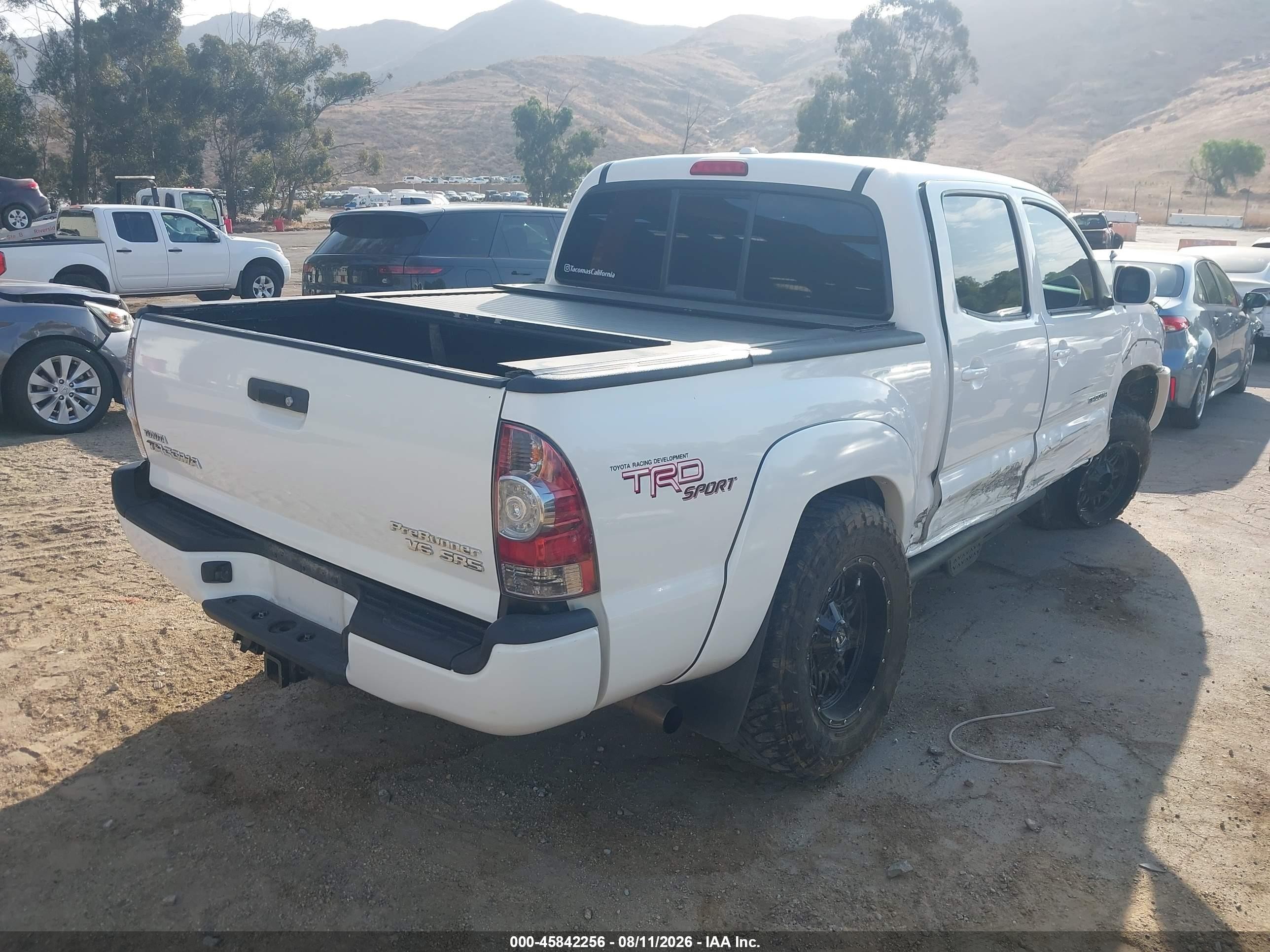 2009 Toyota Tacoma Prerunner V6 White vin: 3TMJU62NX9M086366