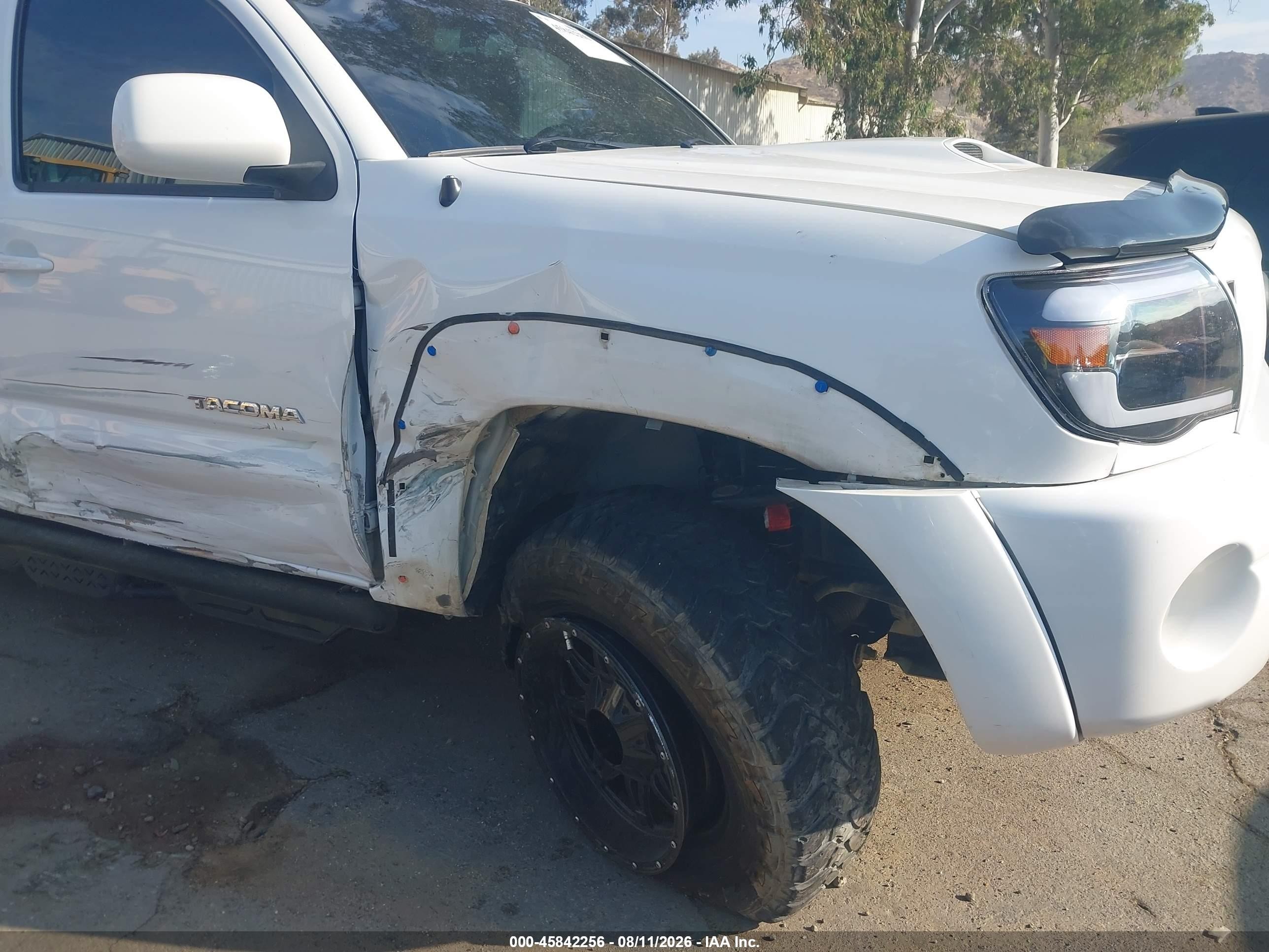 2009 Toyota Tacoma Prerunner V6 White vin: 3TMJU62NX9M086366