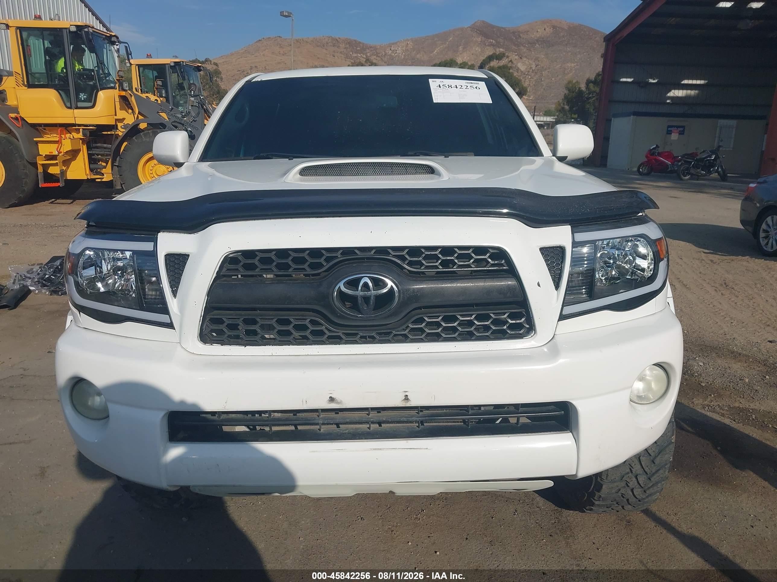 2009 Toyota Tacoma Prerunner V6 White vin: 3TMJU62NX9M086366
