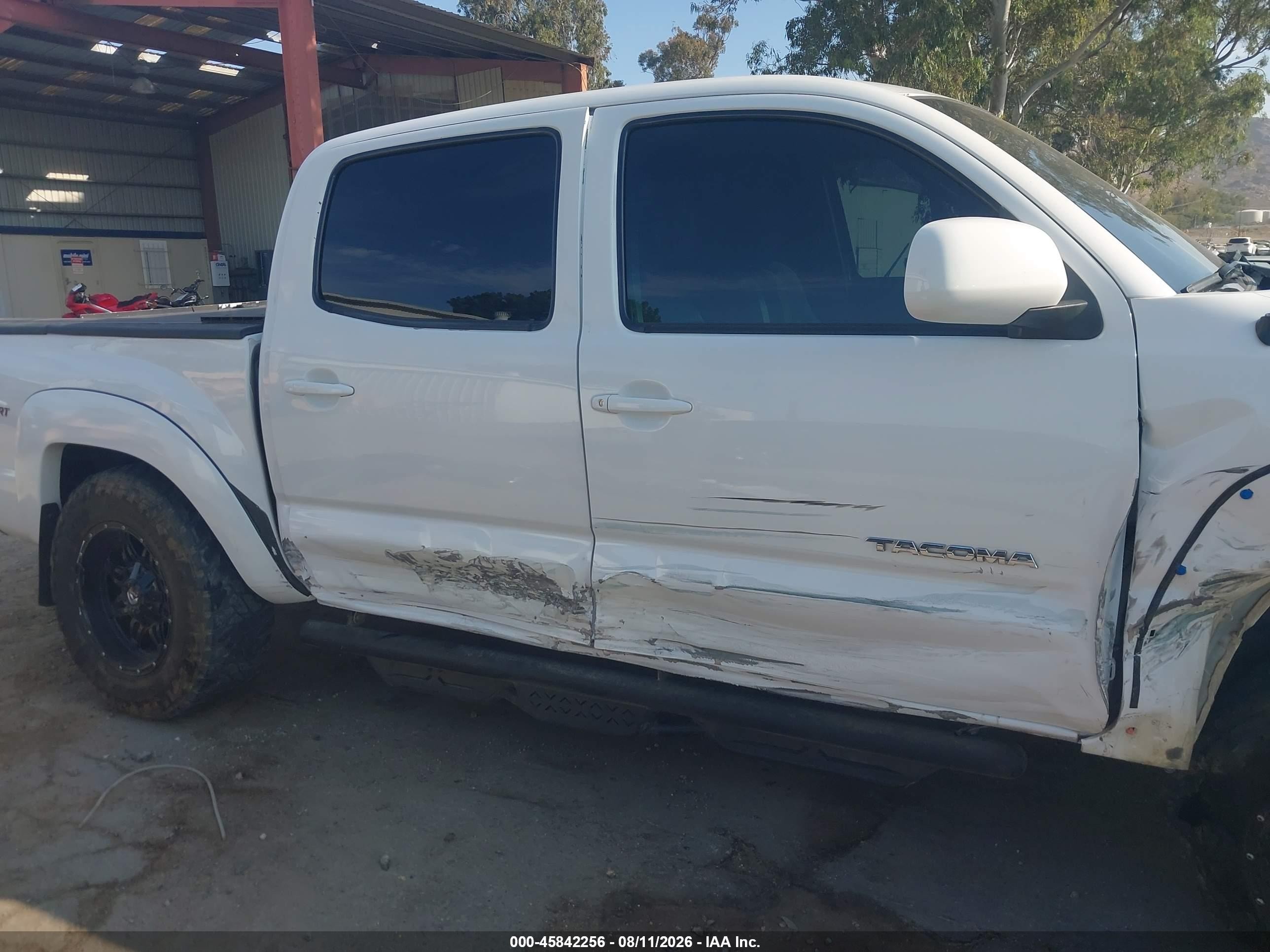 2009 Toyota Tacoma Prerunner V6 White vin: 3TMJU62NX9M086366
