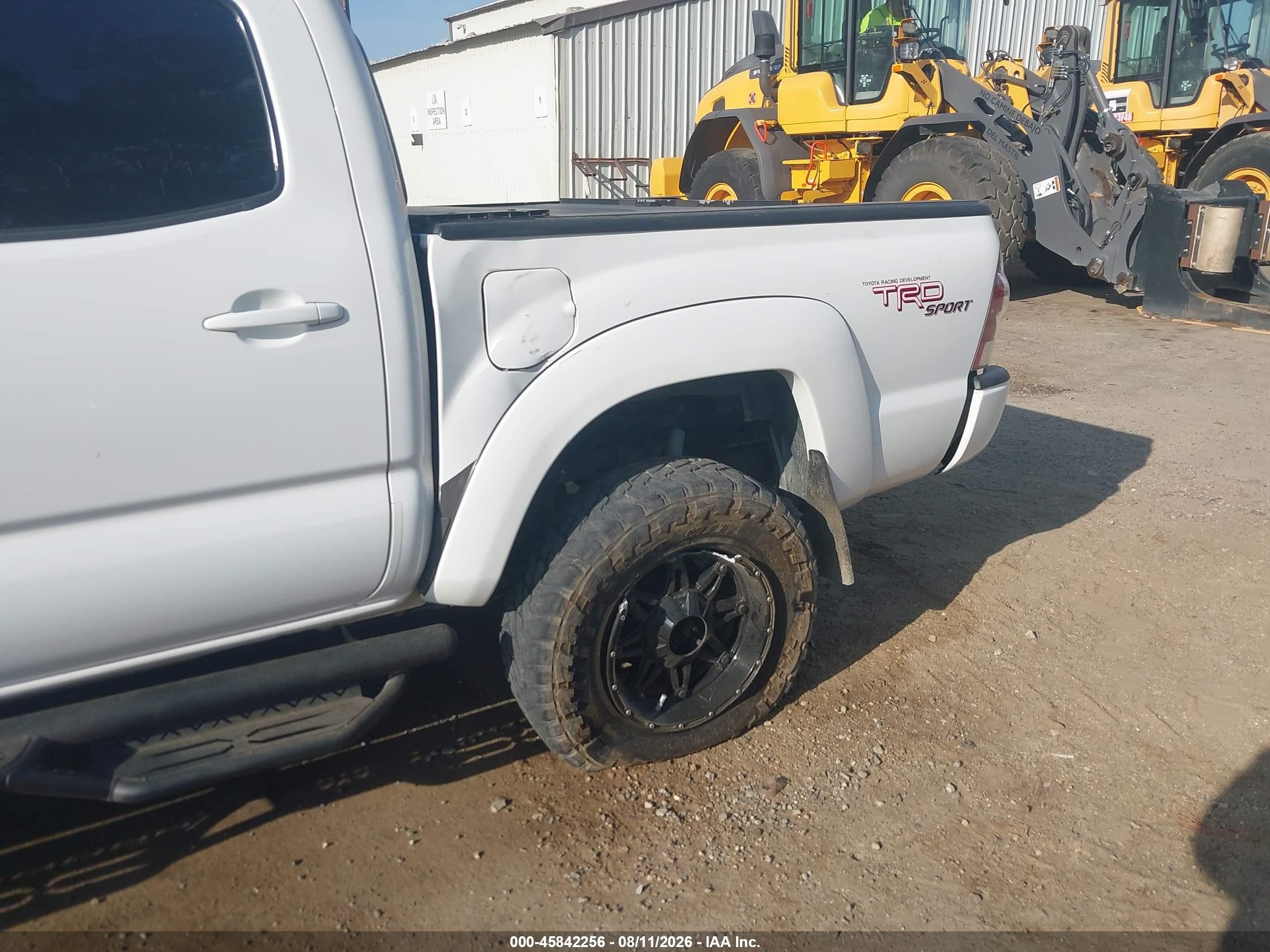 2009 Toyota Tacoma Prerunner V6 White vin: 3TMJU62NX9M086366