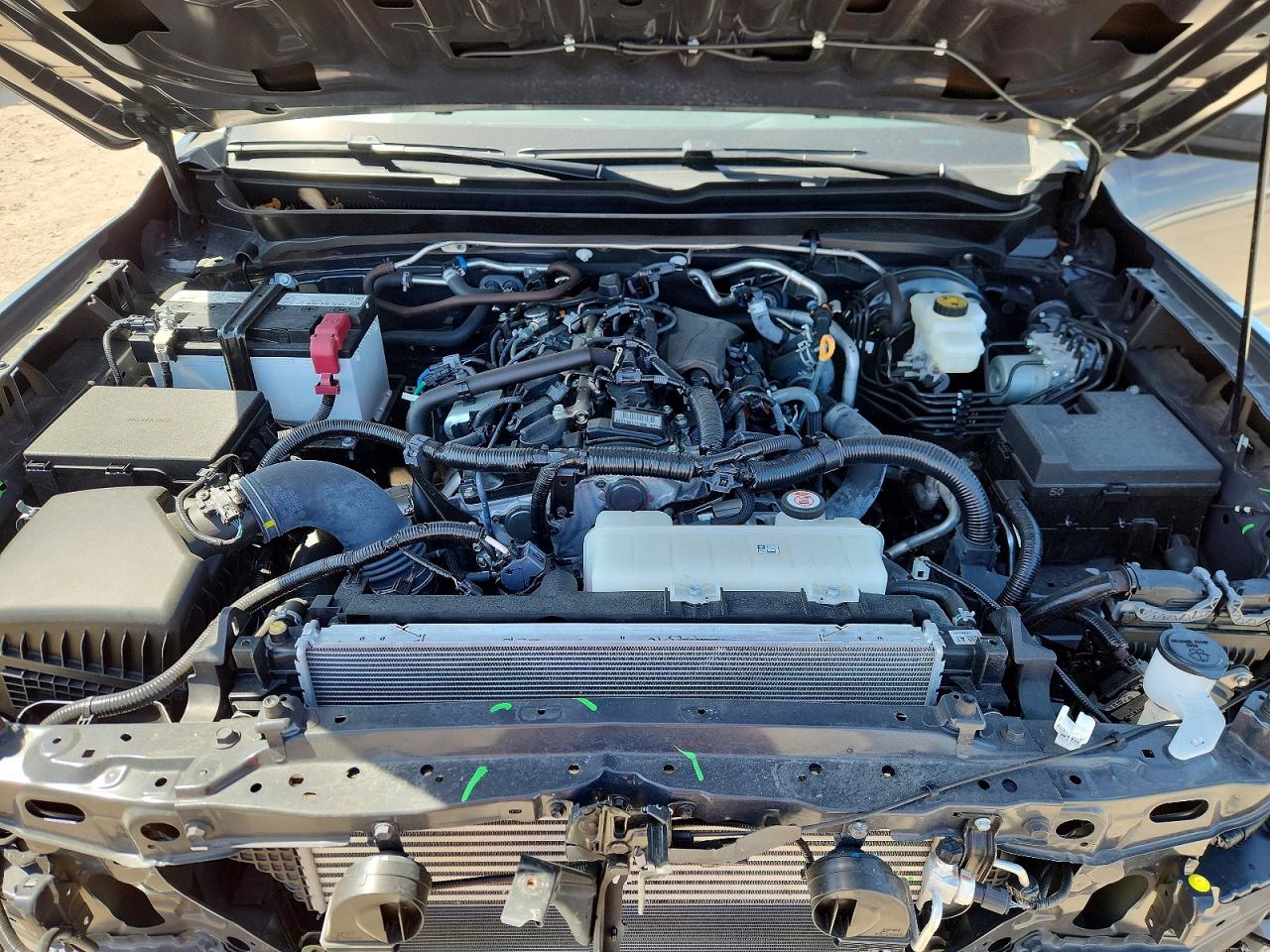 2024 Toyota Tacoma Sr5 Серый vin: 3TMKB5FN3RM013628
