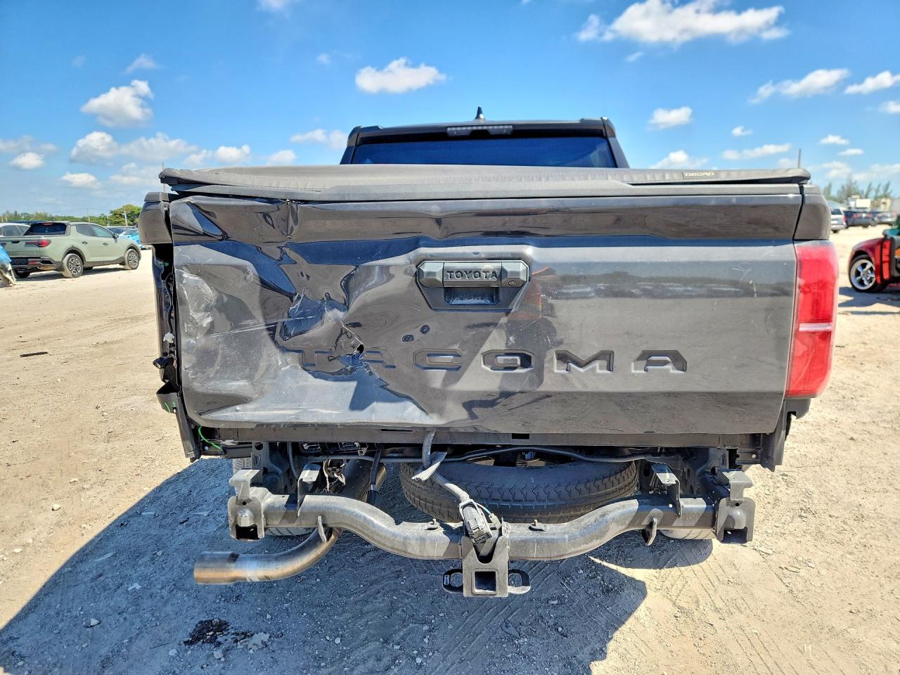 2024 Toyota Tacoma Sr5 Серый vin: 3TMKB5FN3RM013628