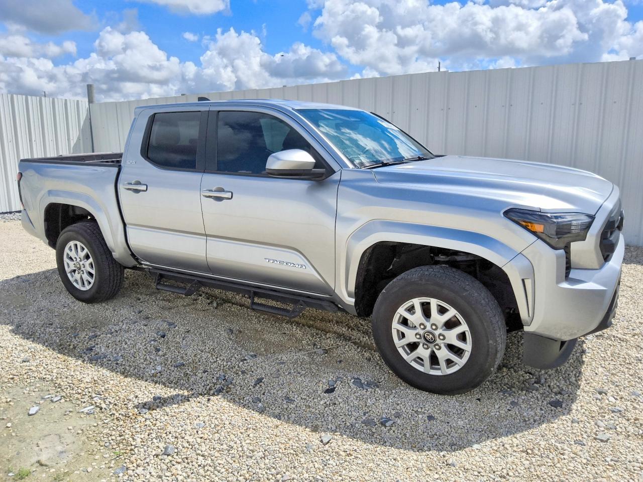 2025 Toyota Tacoma Sr5 Silver vin: 3TMKB5FNXSM031114