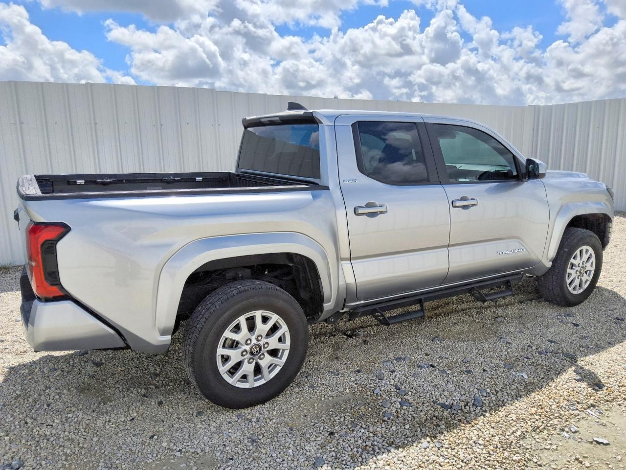 2025 Toyota Tacoma Sr5 Silver vin: 3TMKB5FNXSM031114