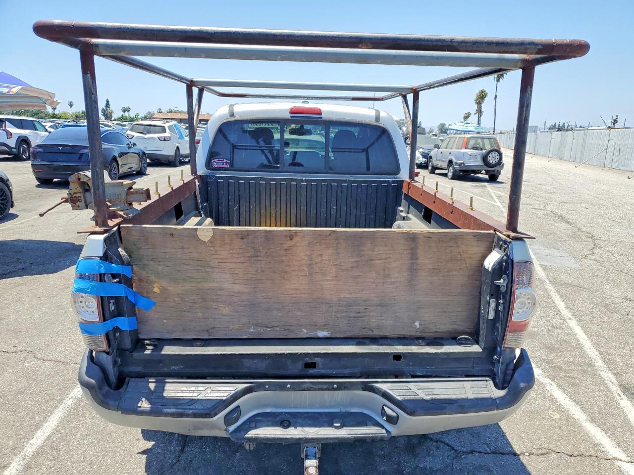 2011 Toyota Tacoma Double Cab Prerunner Silver vin: 3TMKU4HN0BM029969