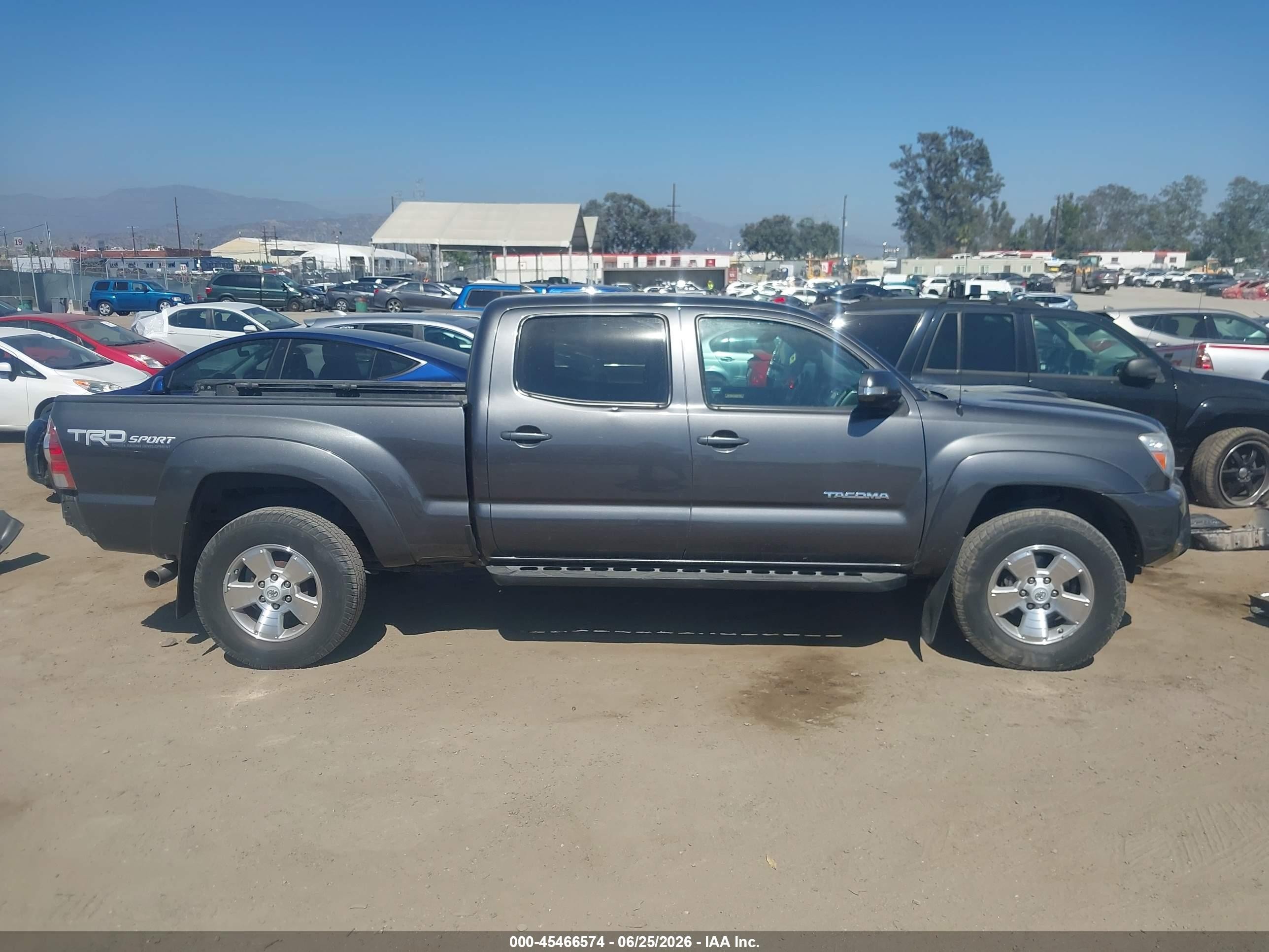 2015 Toyota Tacoma Prerunner V6 Серый vin: 3TMKU4HN0FM044638