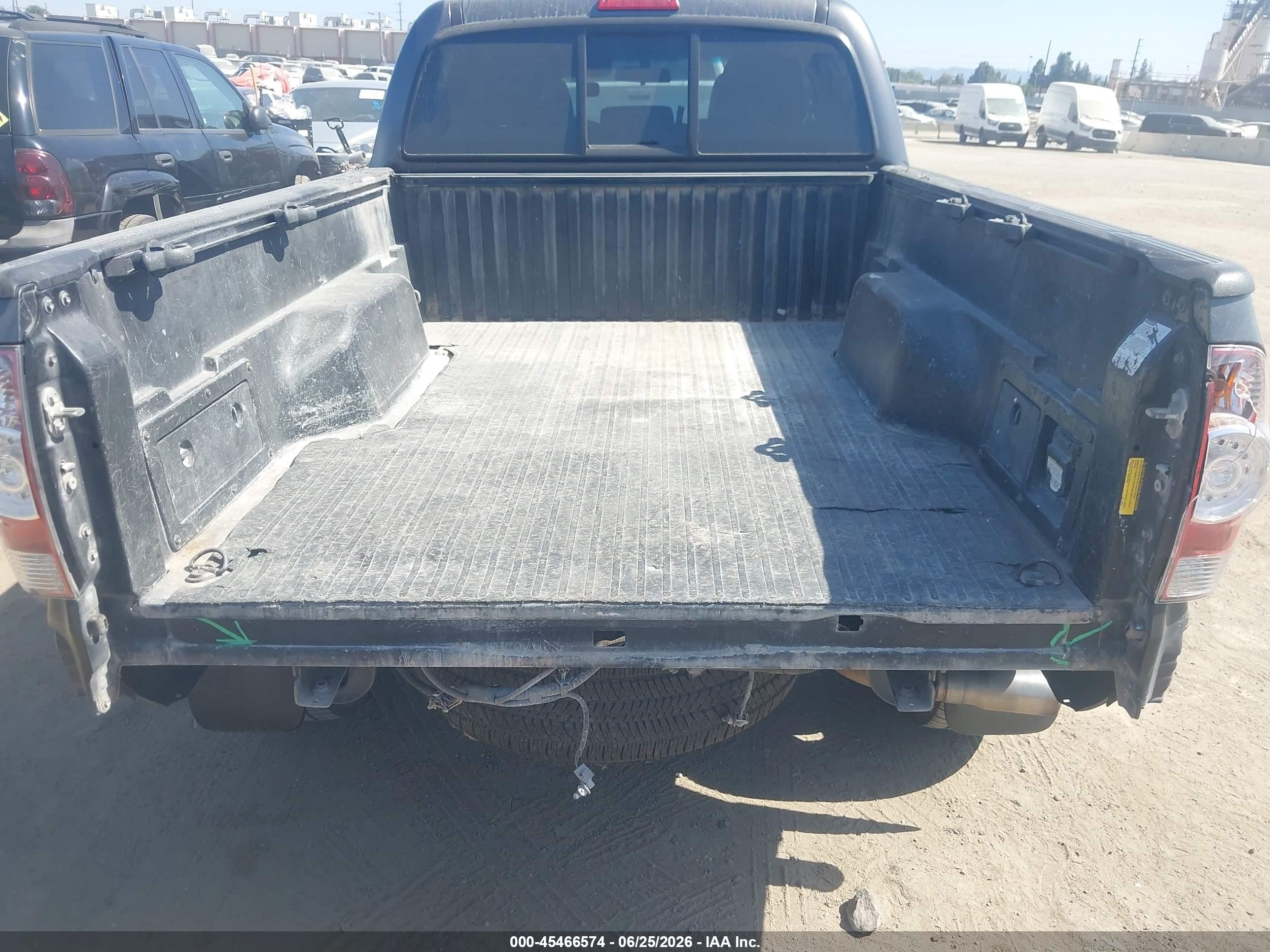 2015 Toyota Tacoma Prerunner V6 Серый vin: 3TMKU4HN0FM044638