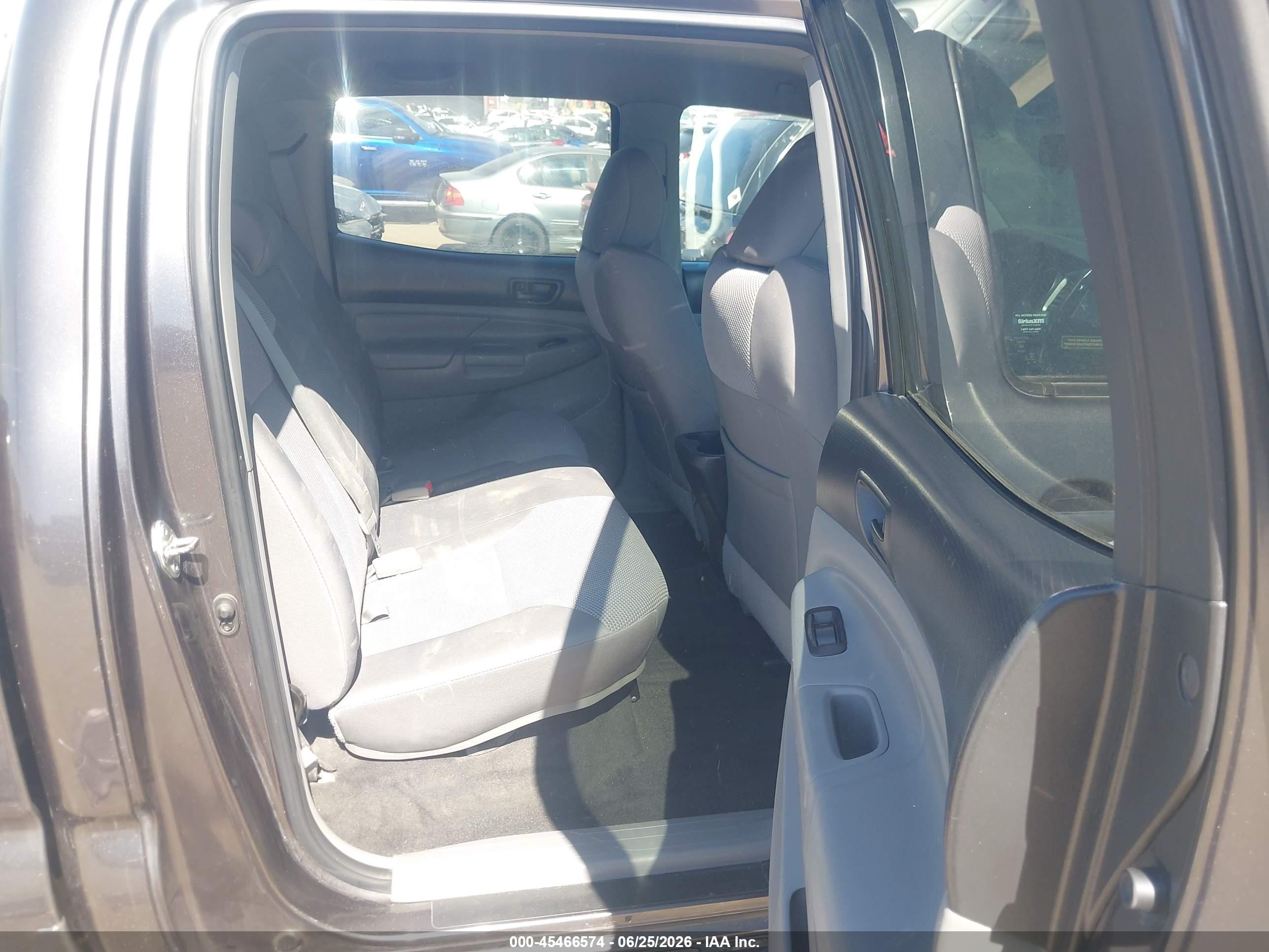 2015 Toyota Tacoma Prerunner V6 Серый vin: 3TMKU4HN0FM044638