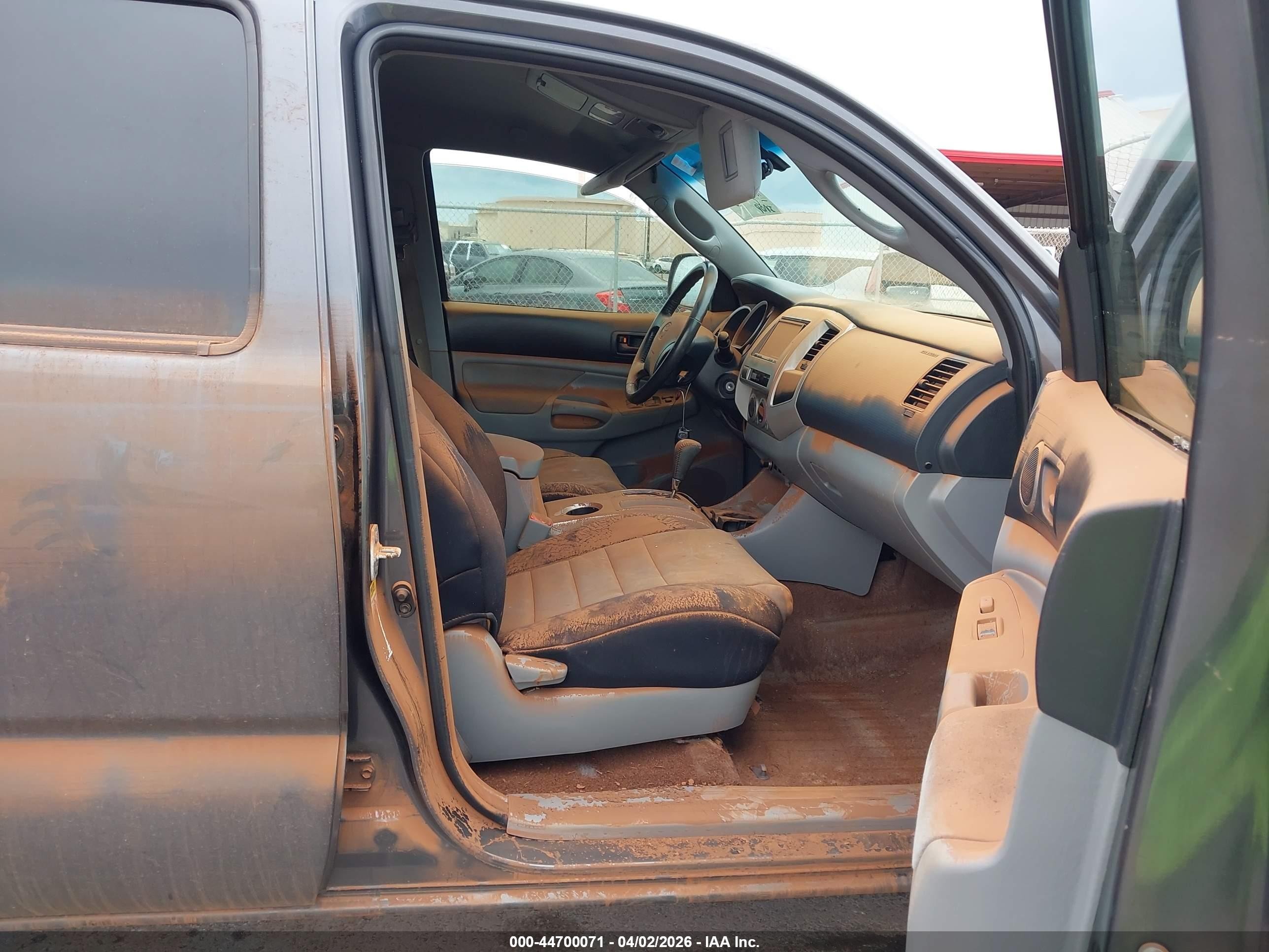2011 Toyota Tacoma Prerunner V6 Gray vin: 3TMKU4HN1BM027938