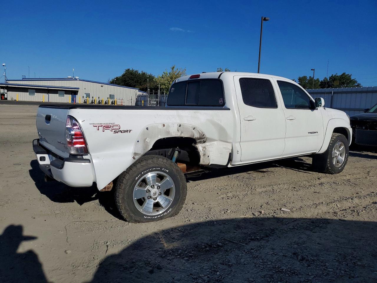 2011 Toyota Tacoma Double Cab Prerunner Long Bed White vin: 3TMKU4HN1BM028829