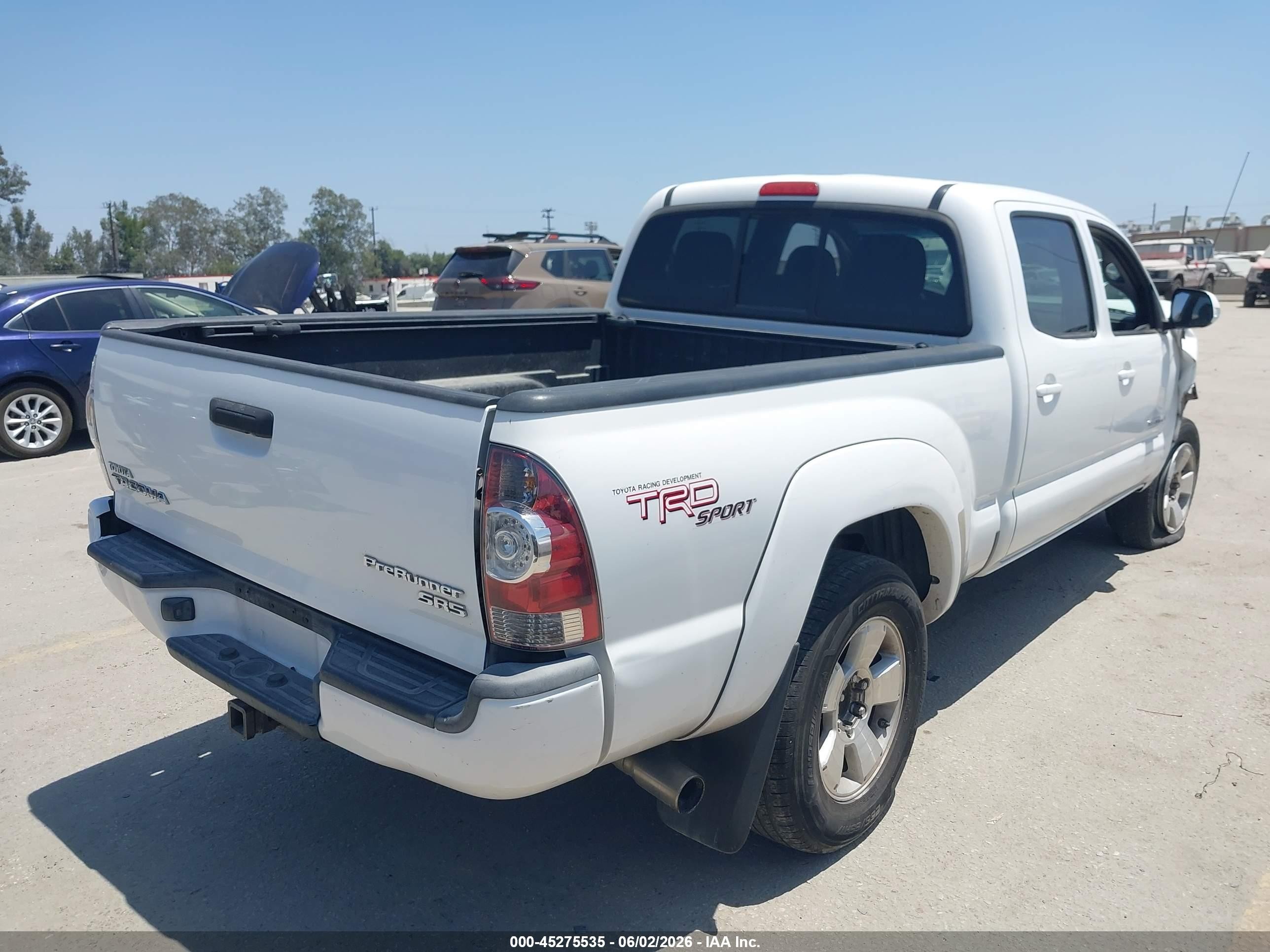 2013 Toyota Tacoma Prerunner V6 White vin: 3TMKU4HN1DM037341