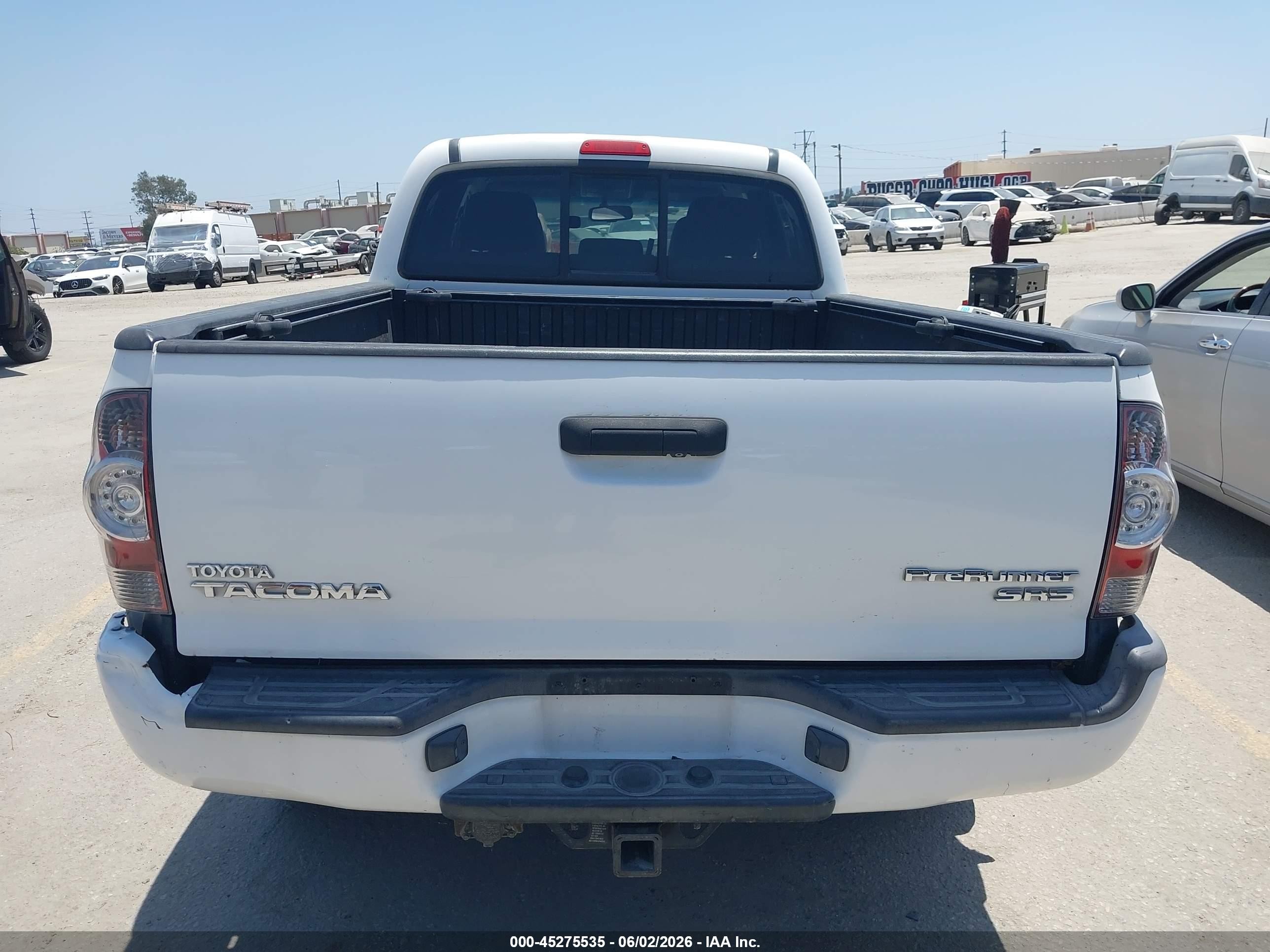 2013 Toyota Tacoma Prerunner V6 White vin: 3TMKU4HN1DM037341