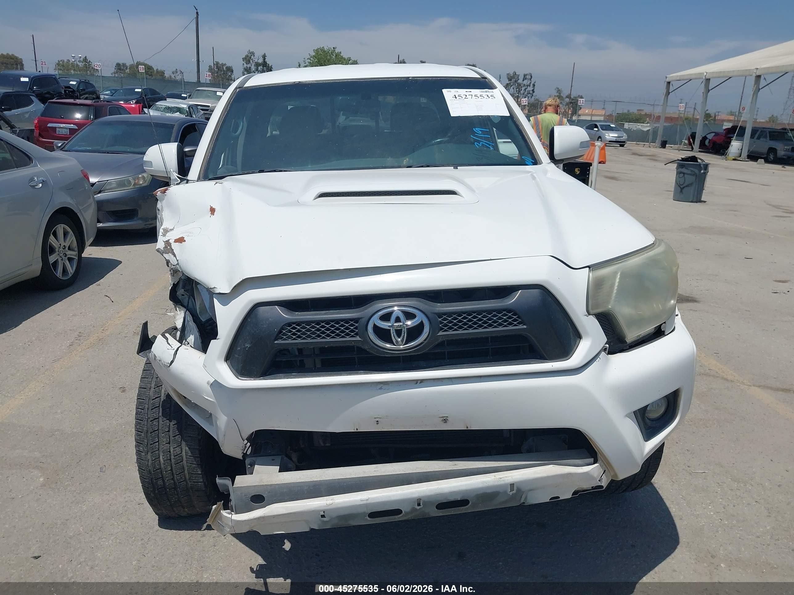 2013 Toyota Tacoma Prerunner V6 White vin: 3TMKU4HN1DM037341