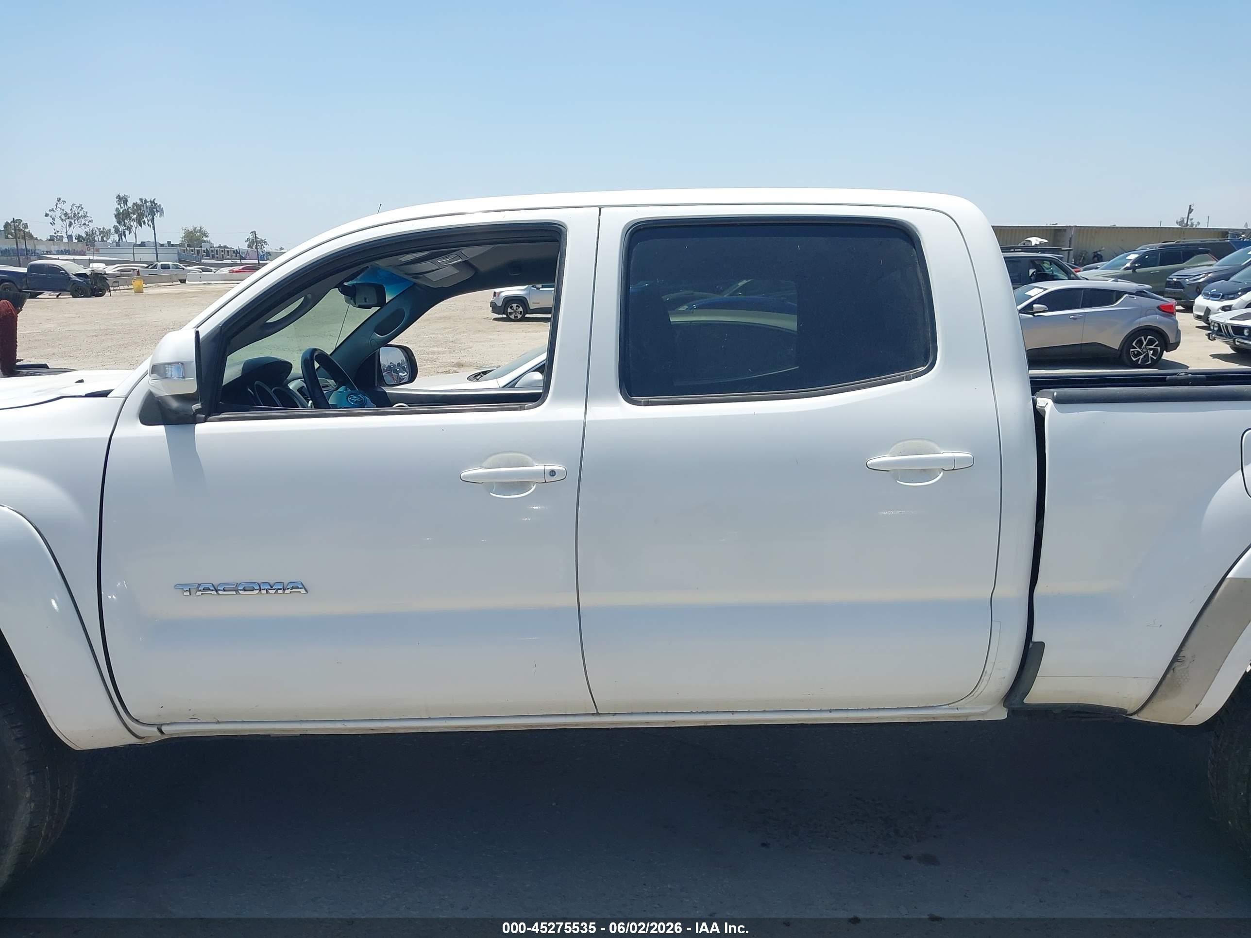 2013 Toyota Tacoma Prerunner V6 White vin: 3TMKU4HN1DM037341