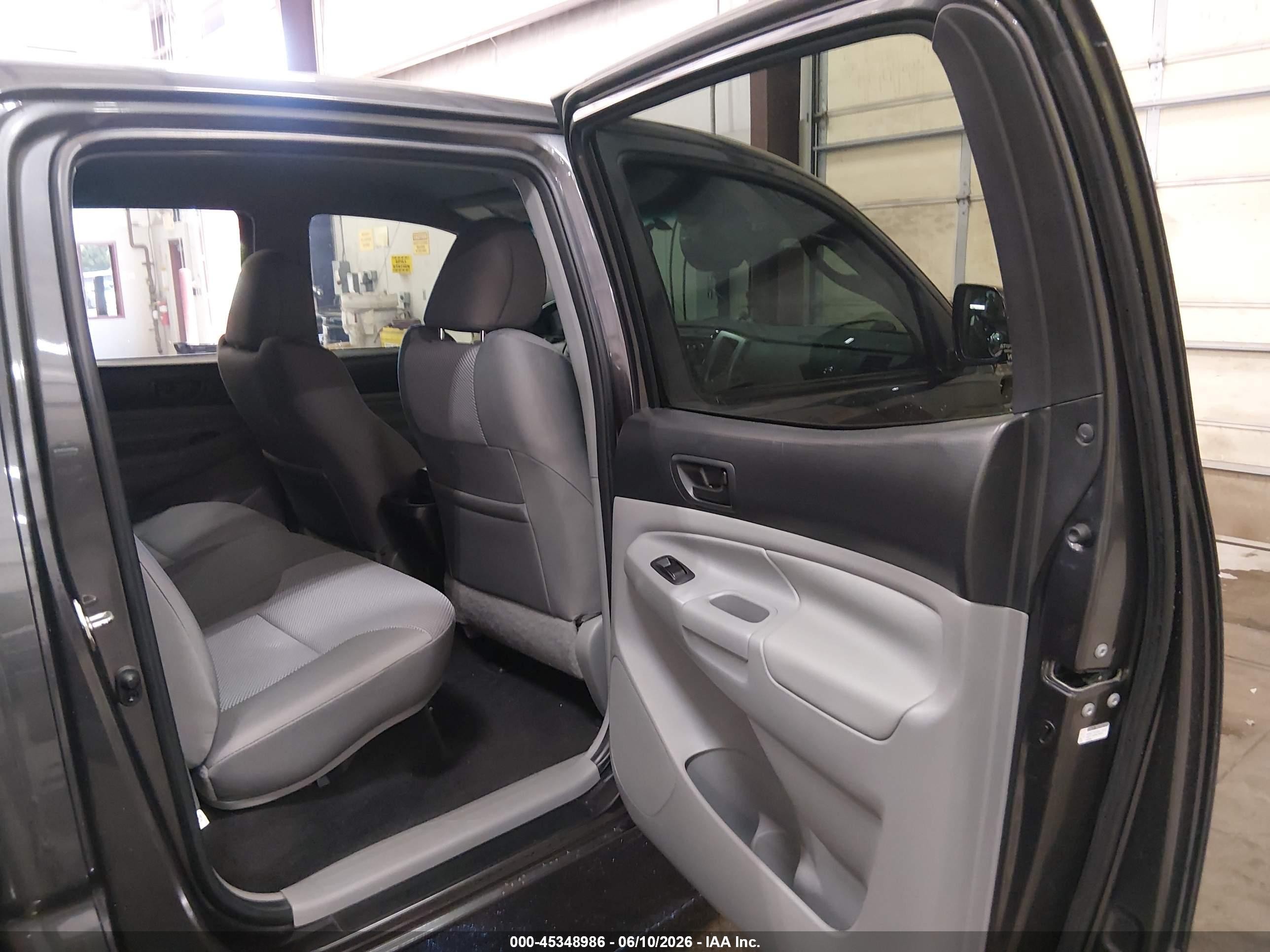 2015 Toyota Tacoma Prerunner V6 Gray vin: 3TMKU4HN2FM043992
