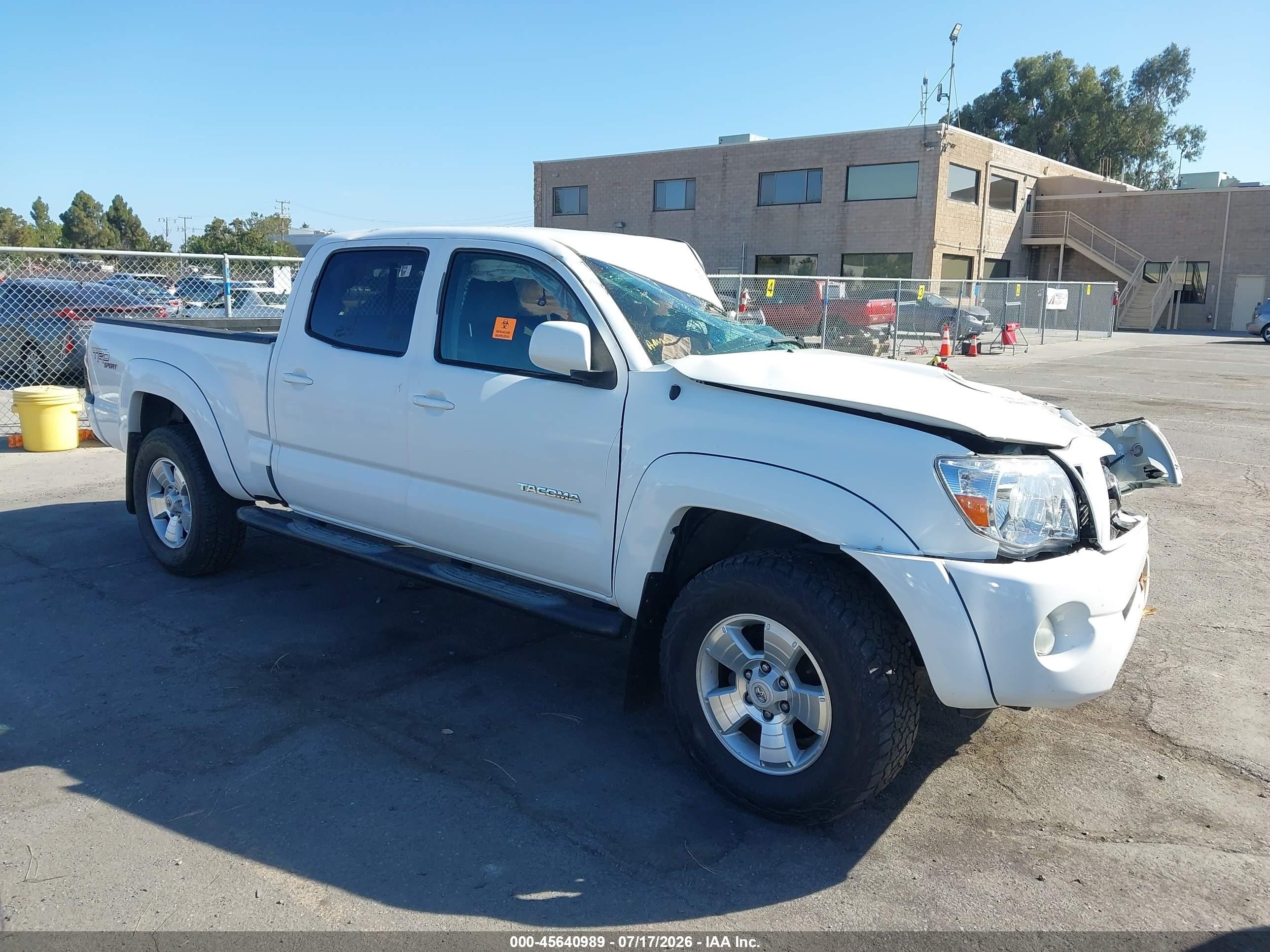 2011 Toyota Tacoma Prerunner V6 White vin: 3TMKU4HN3BM028220