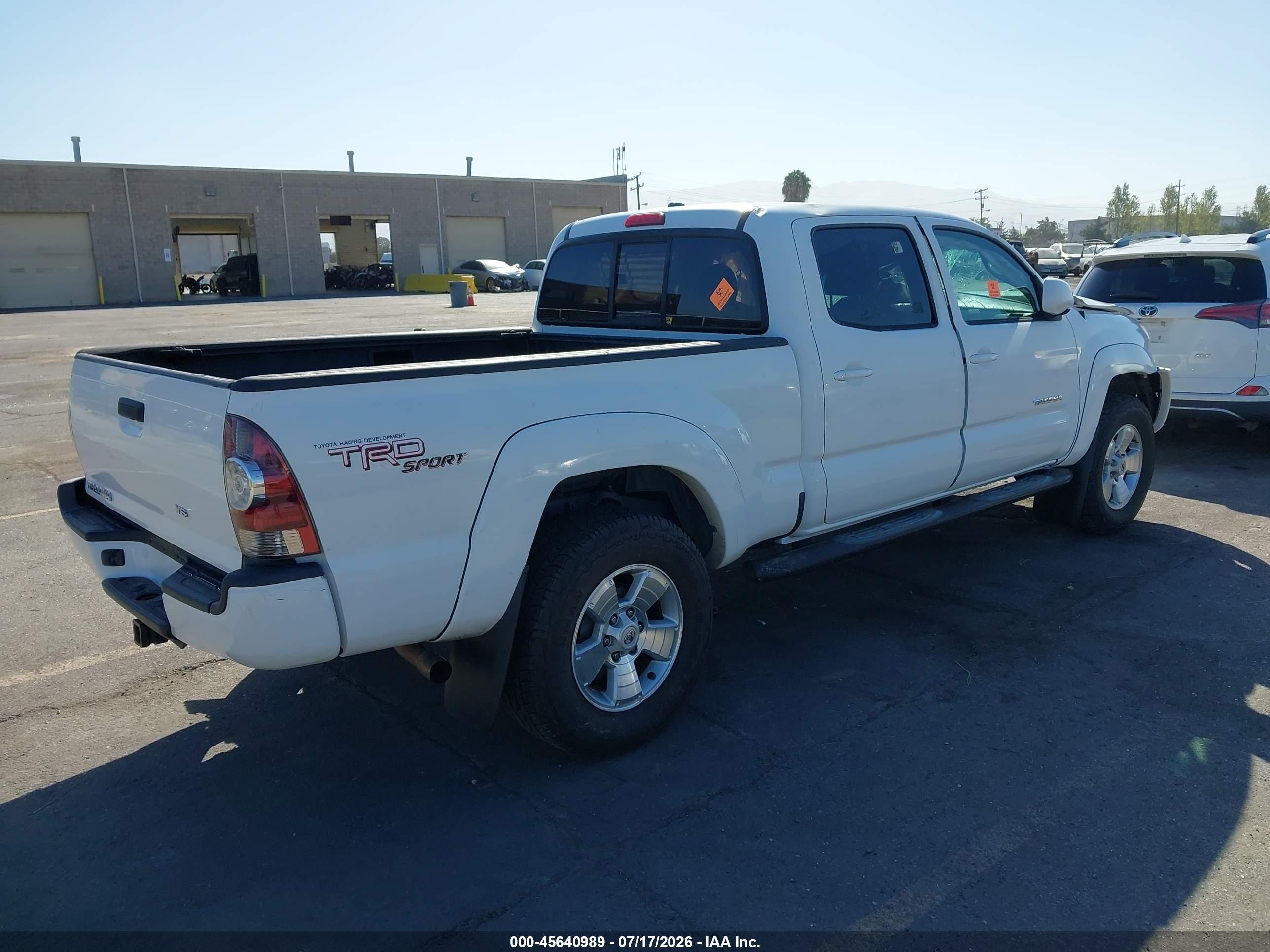 2011 Toyota Tacoma Prerunner V6 White vin: 3TMKU4HN3BM028220