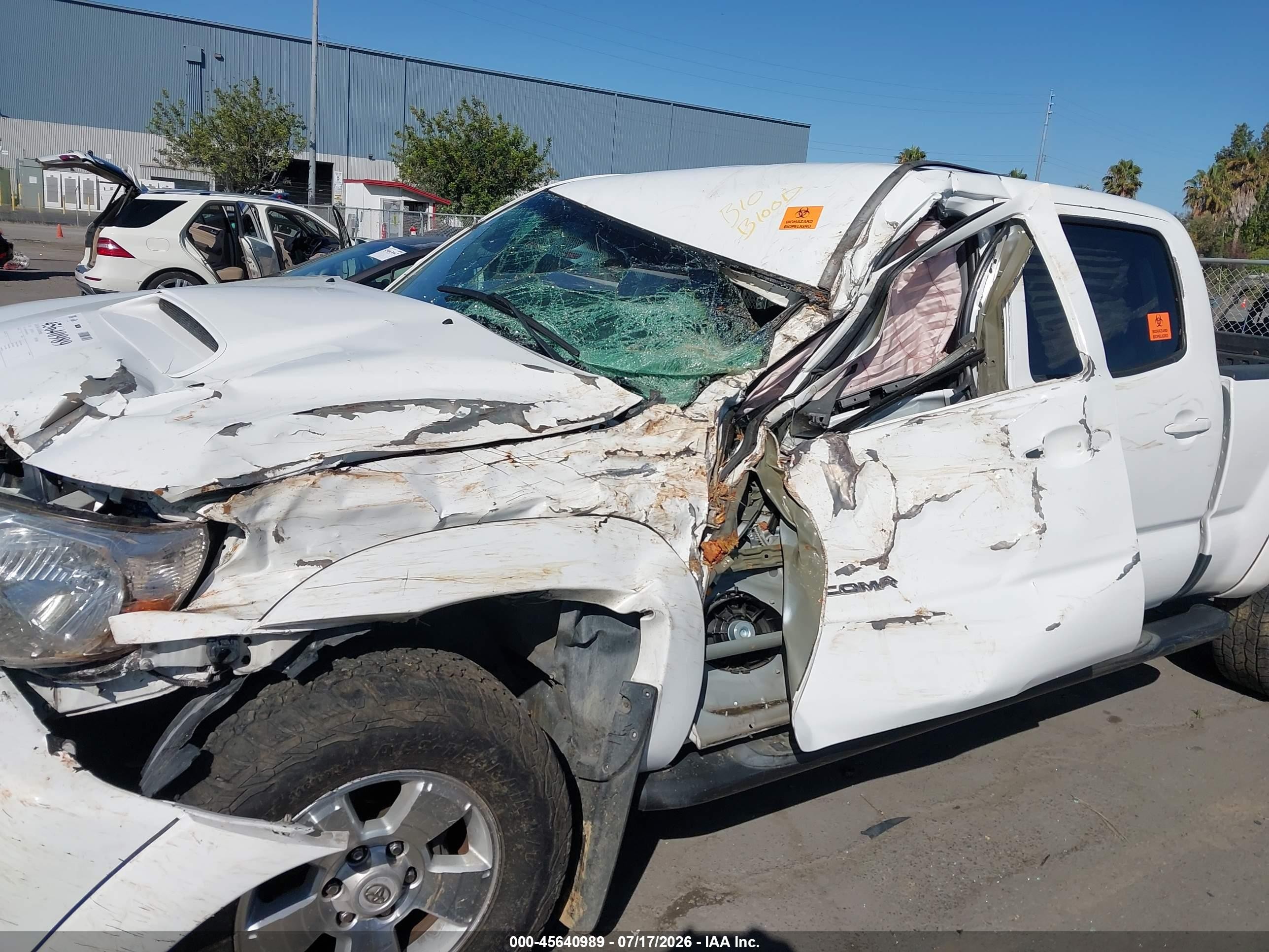 2011 Toyota Tacoma Prerunner V6 White vin: 3TMKU4HN3BM028220