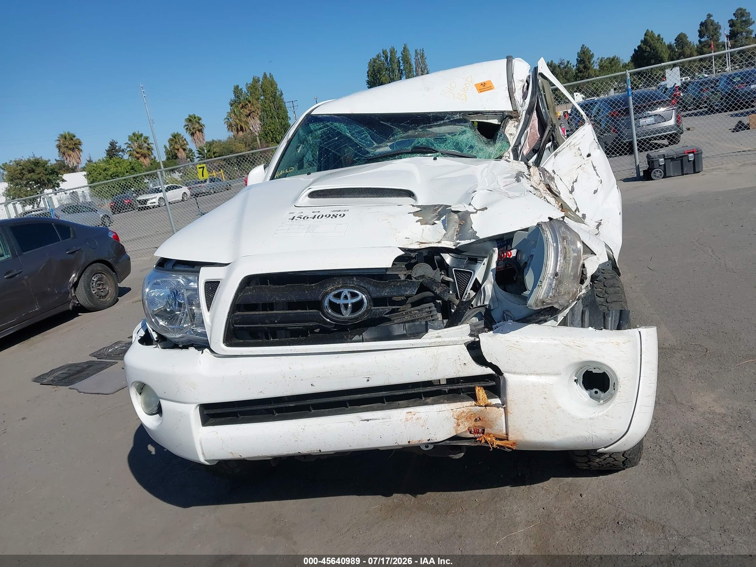 2011 Toyota Tacoma Prerunner V6 White vin: 3TMKU4HN3BM028220