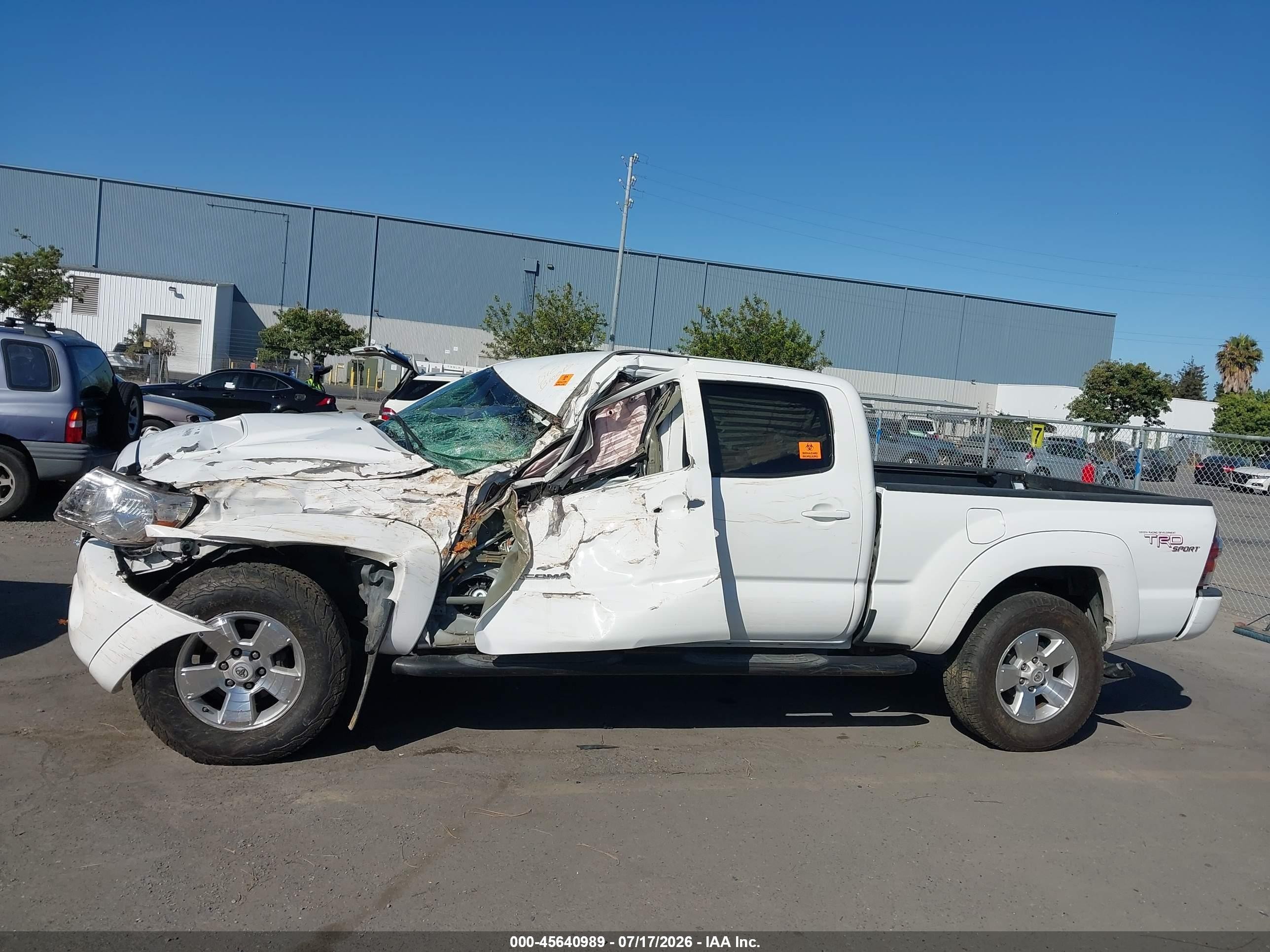 2011 Toyota Tacoma Prerunner V6 White vin: 3TMKU4HN3BM028220