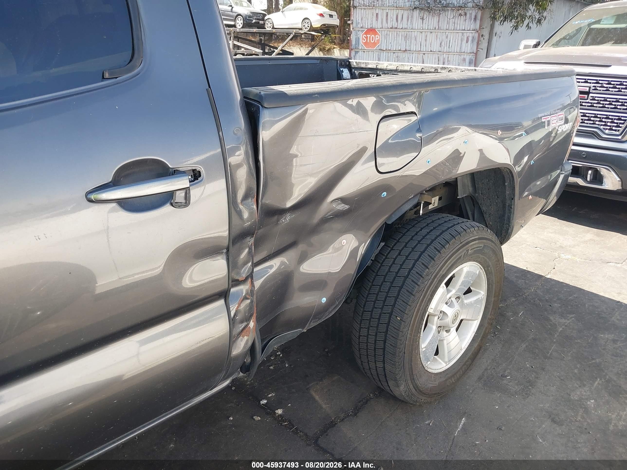 2013 Toyota Tacoma Prerunner V6 Gray vin: 3TMKU4HN3DM035283
