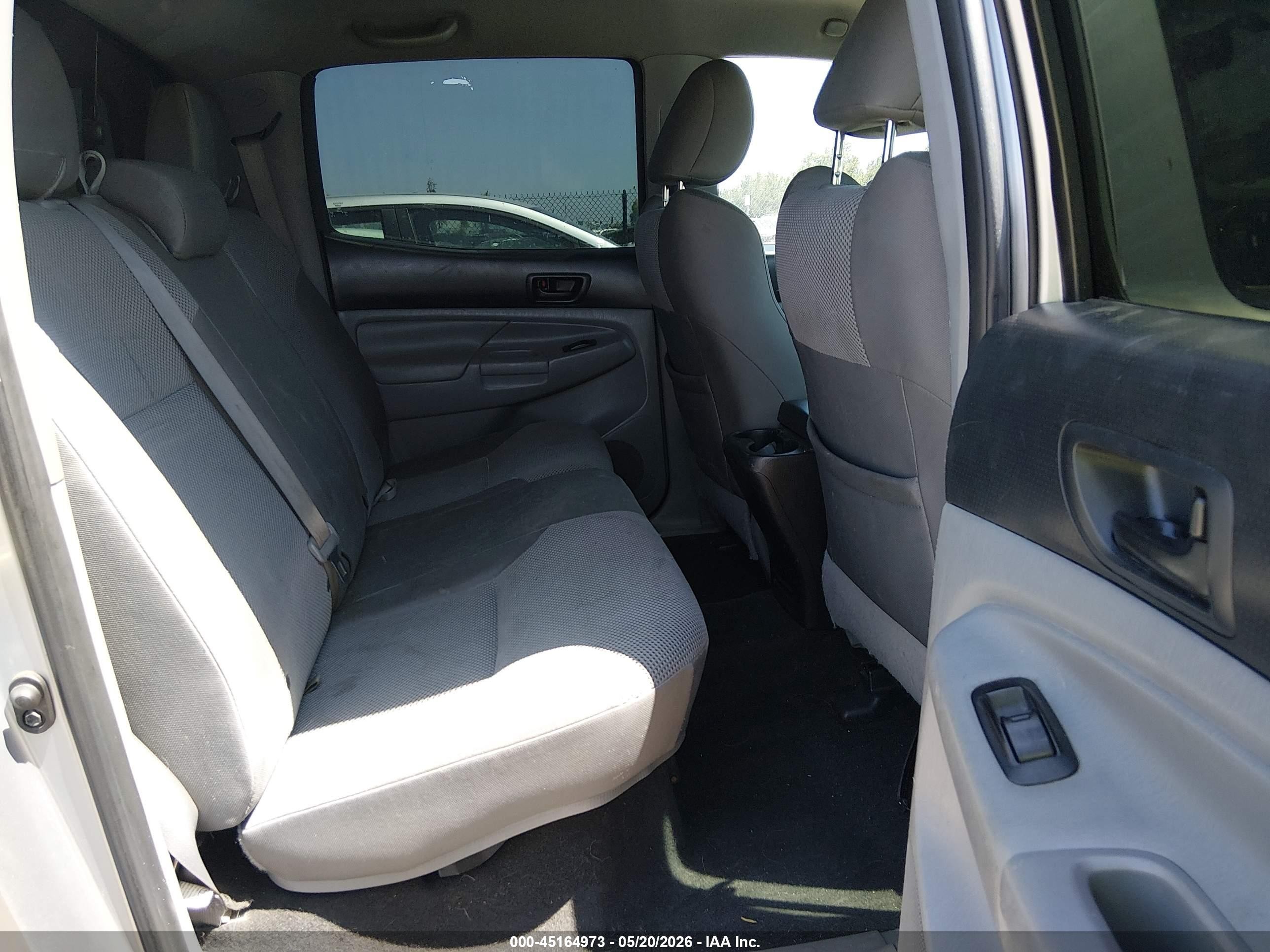 2015 Toyota Tacoma Prerunner V6 Silver vin: 3TMKU4HN3FM045458