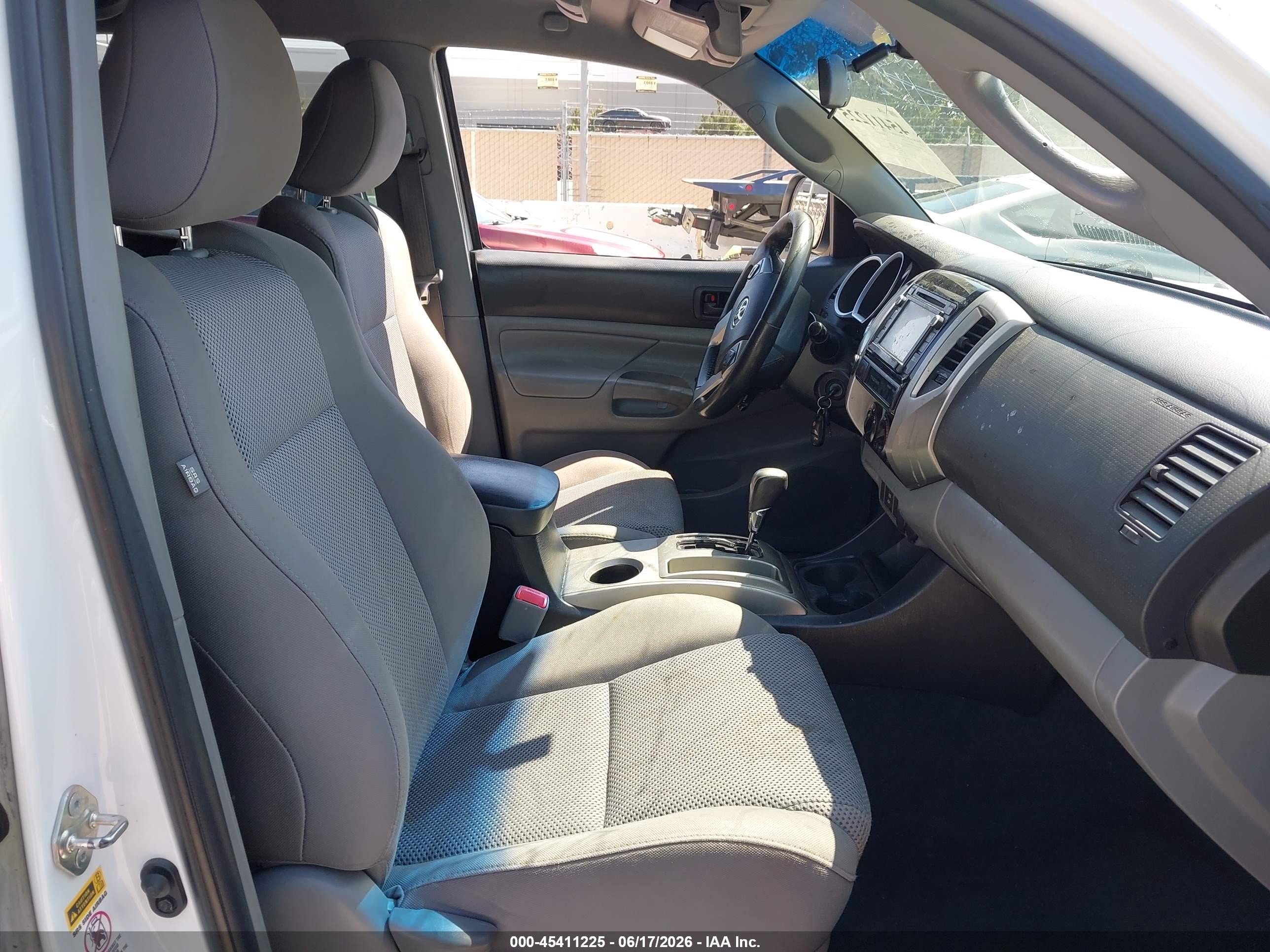 2015 Toyota Tacoma Prerunner V6 White vin: 3TMKU4HN4FM046327
