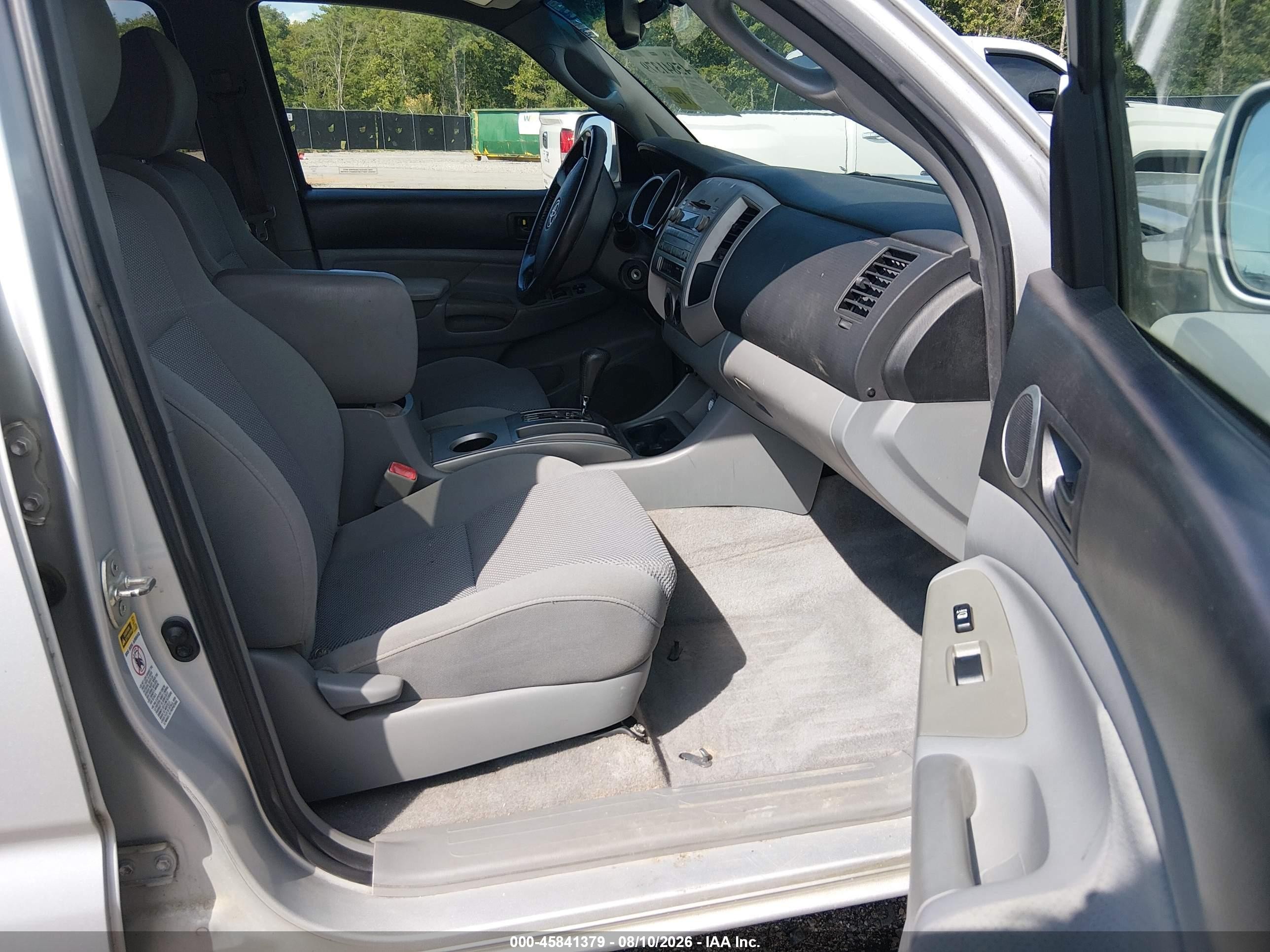 2010 Toyota Tacoma Prerunner V6 Silver vin: 3TMKU4HN5AM025821