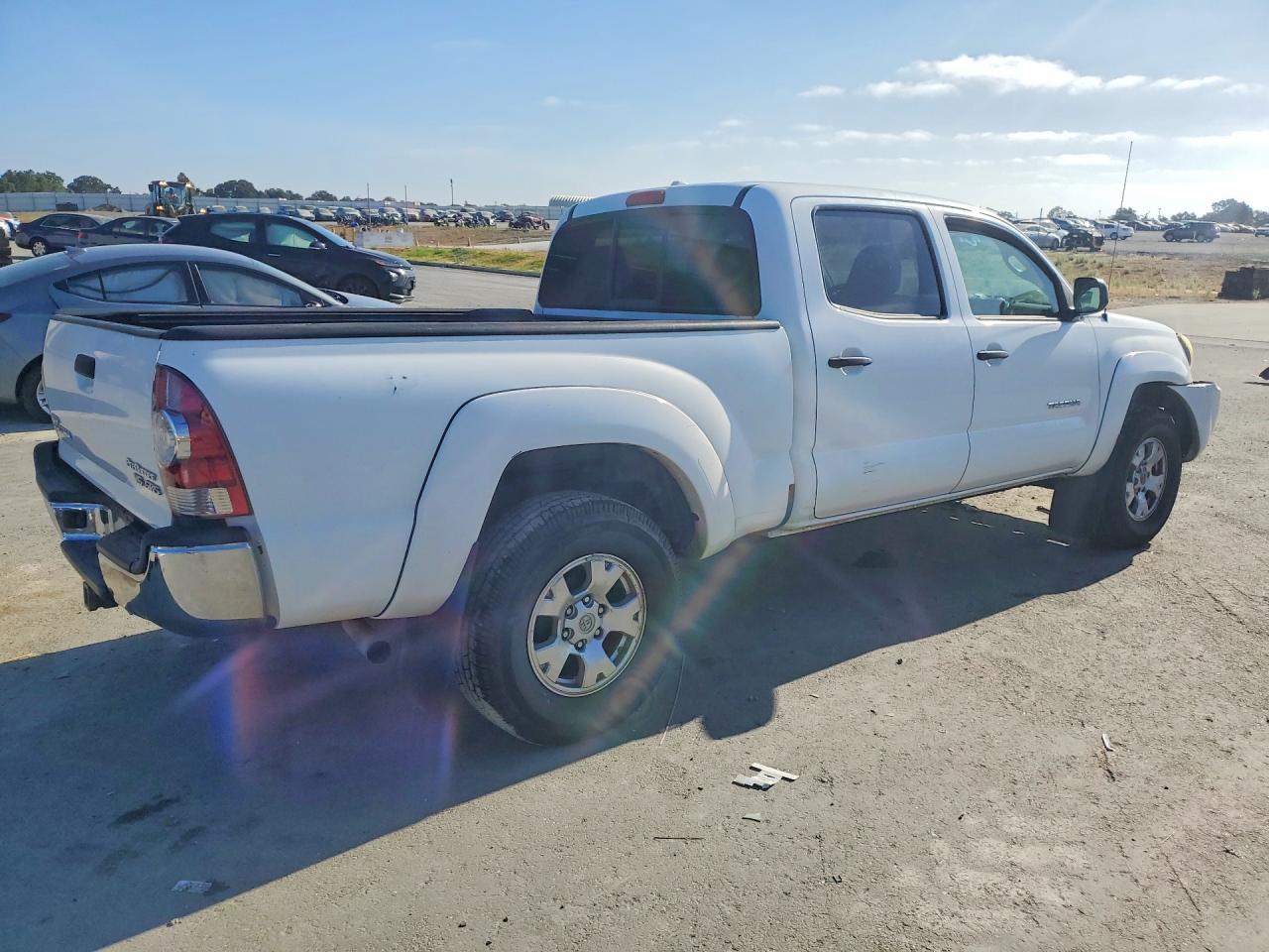 2010 Toyota Tacoma Double Cab Prerunner Long Bed White vin: 3TMKU4HN5AM026340