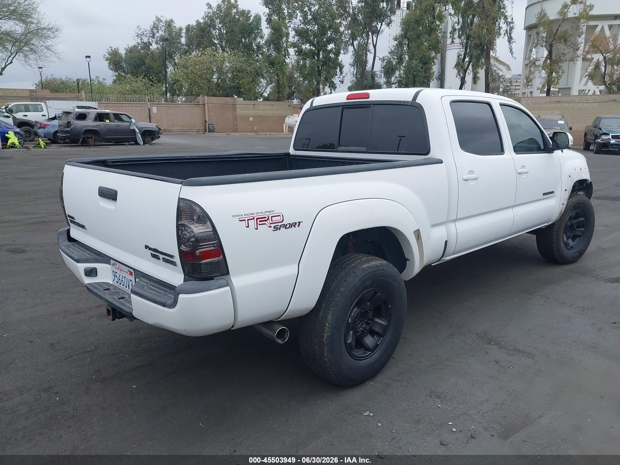 2013 Toyota Tacoma Prerunner V6 White vin: 3TMKU4HN5DM038167