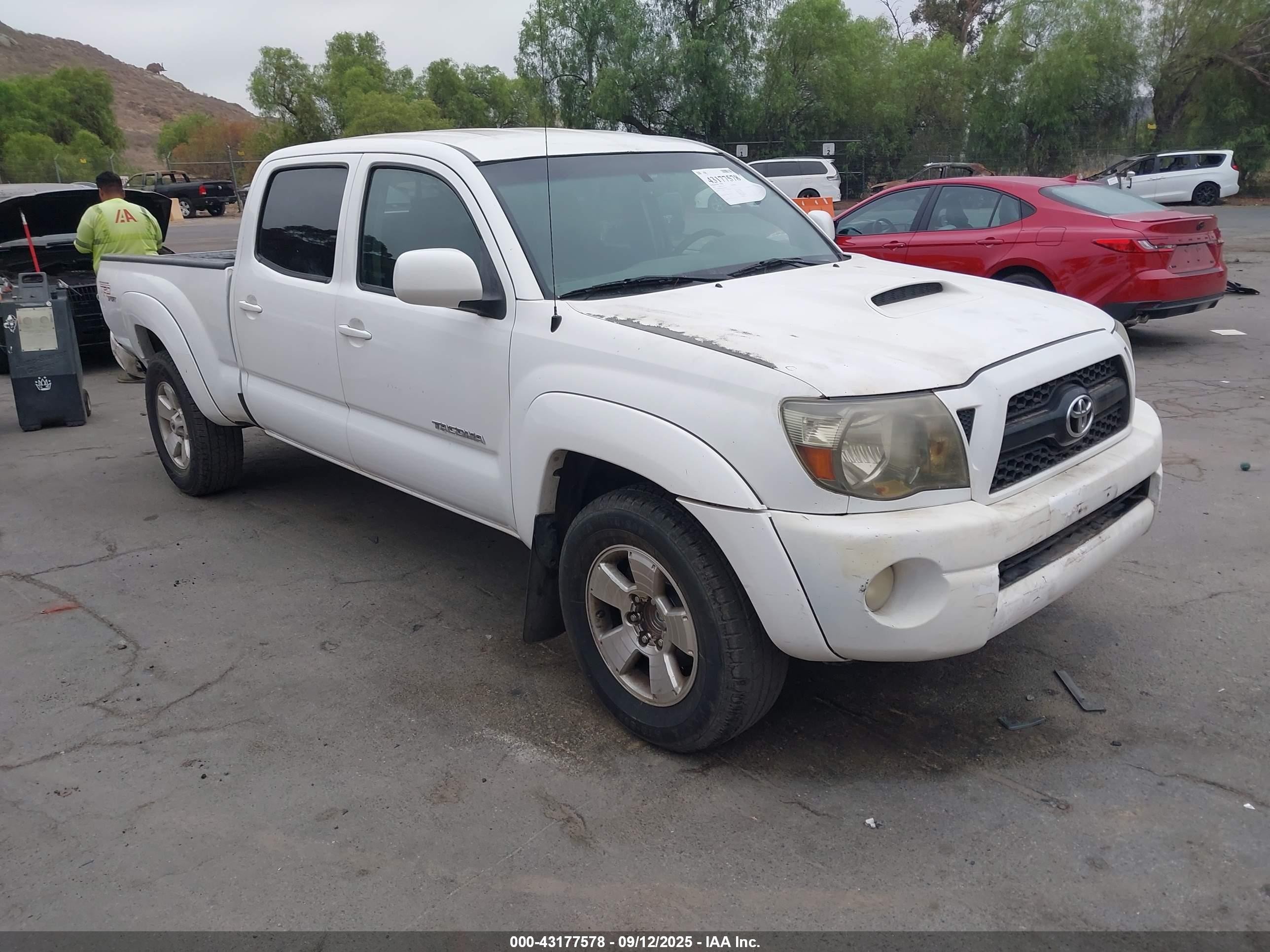 2011 Toyota Tacoma Prerunner V6 White vin: 3TMKU4HN6BM028308