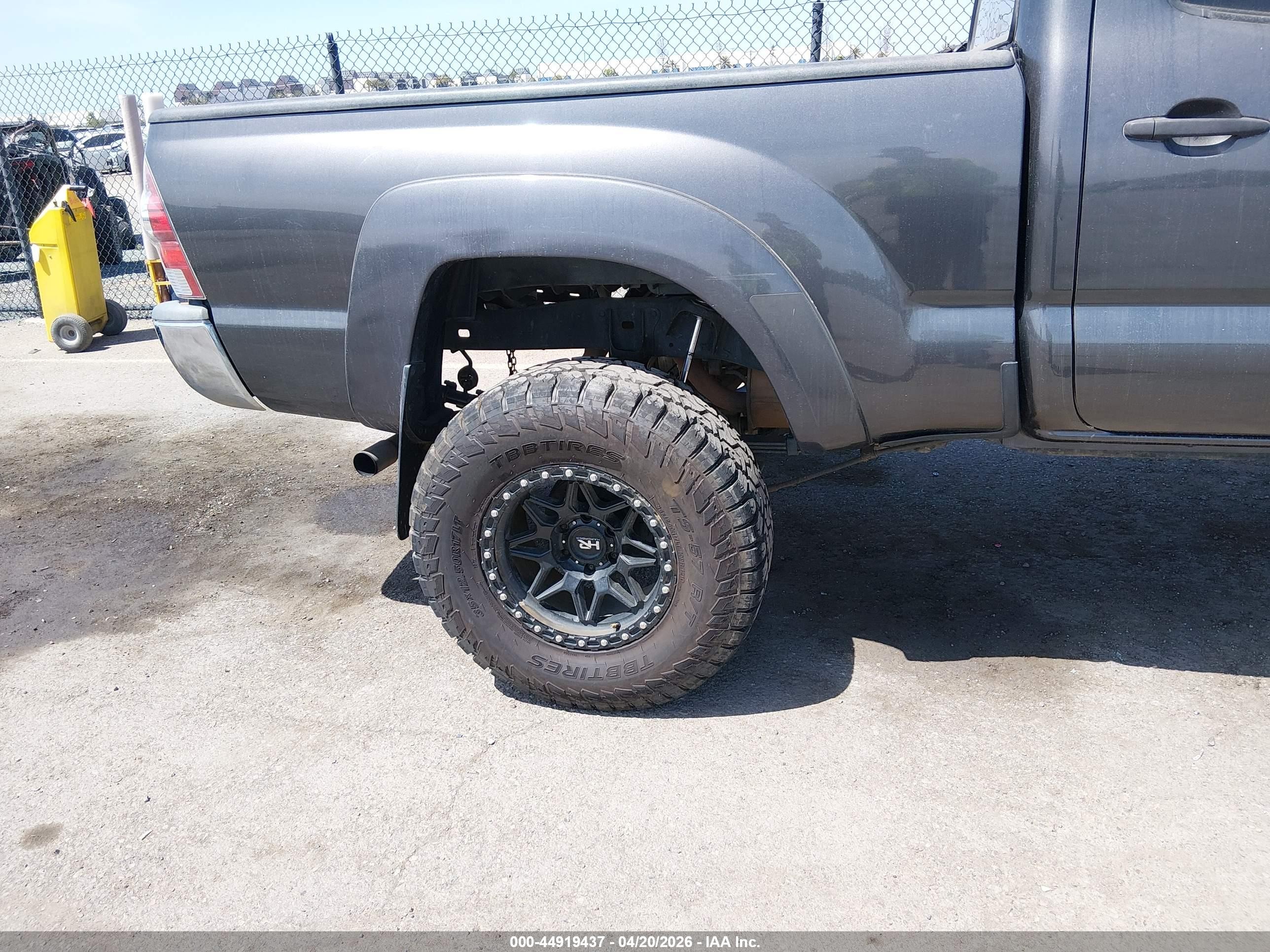 2012 Toyota Tacoma Prerunner V6 Gray vin: 3TMKU4HN7CM033910