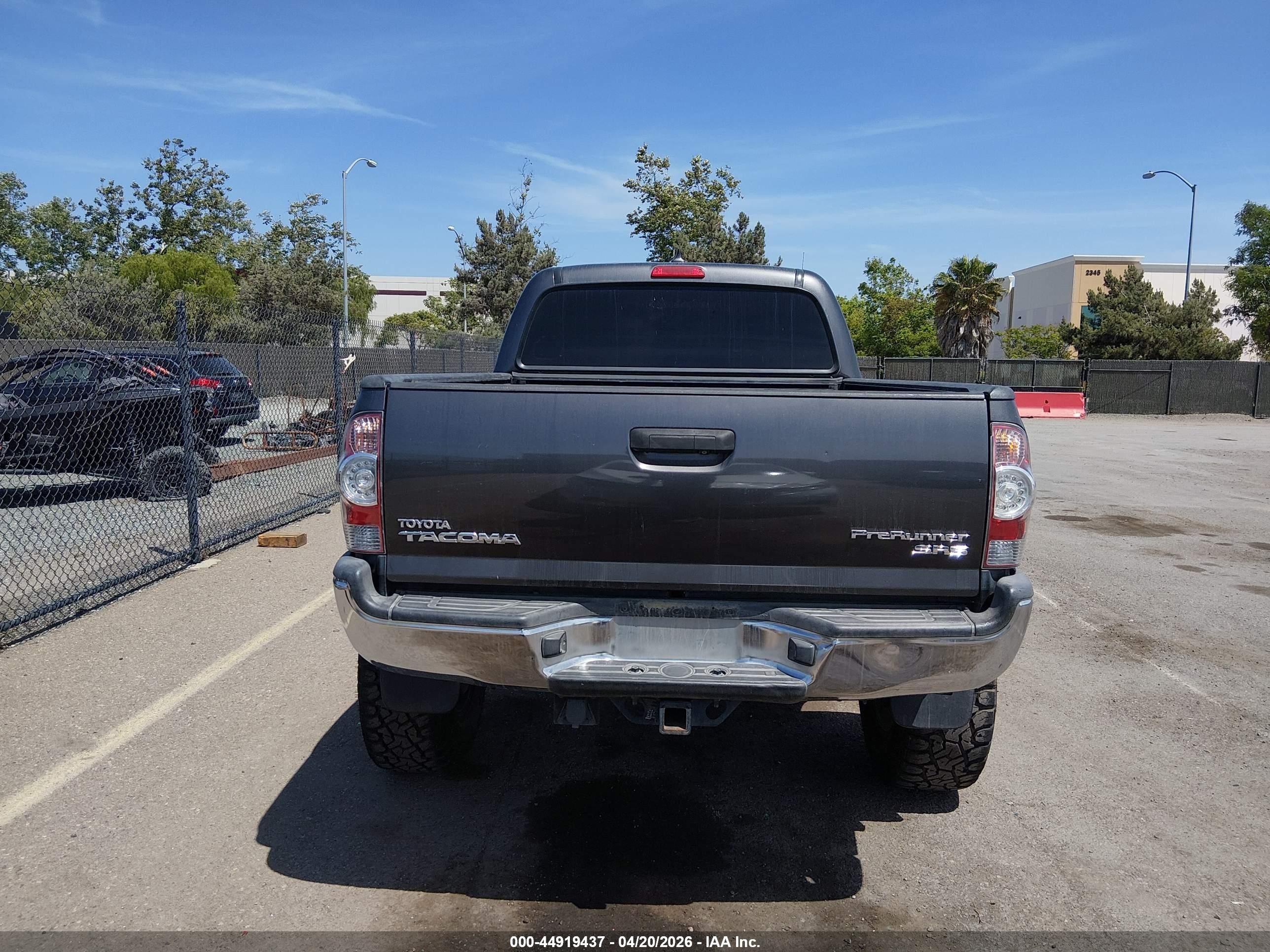 2012 Toyota Tacoma Prerunner V6 Gray vin: 3TMKU4HN7CM033910