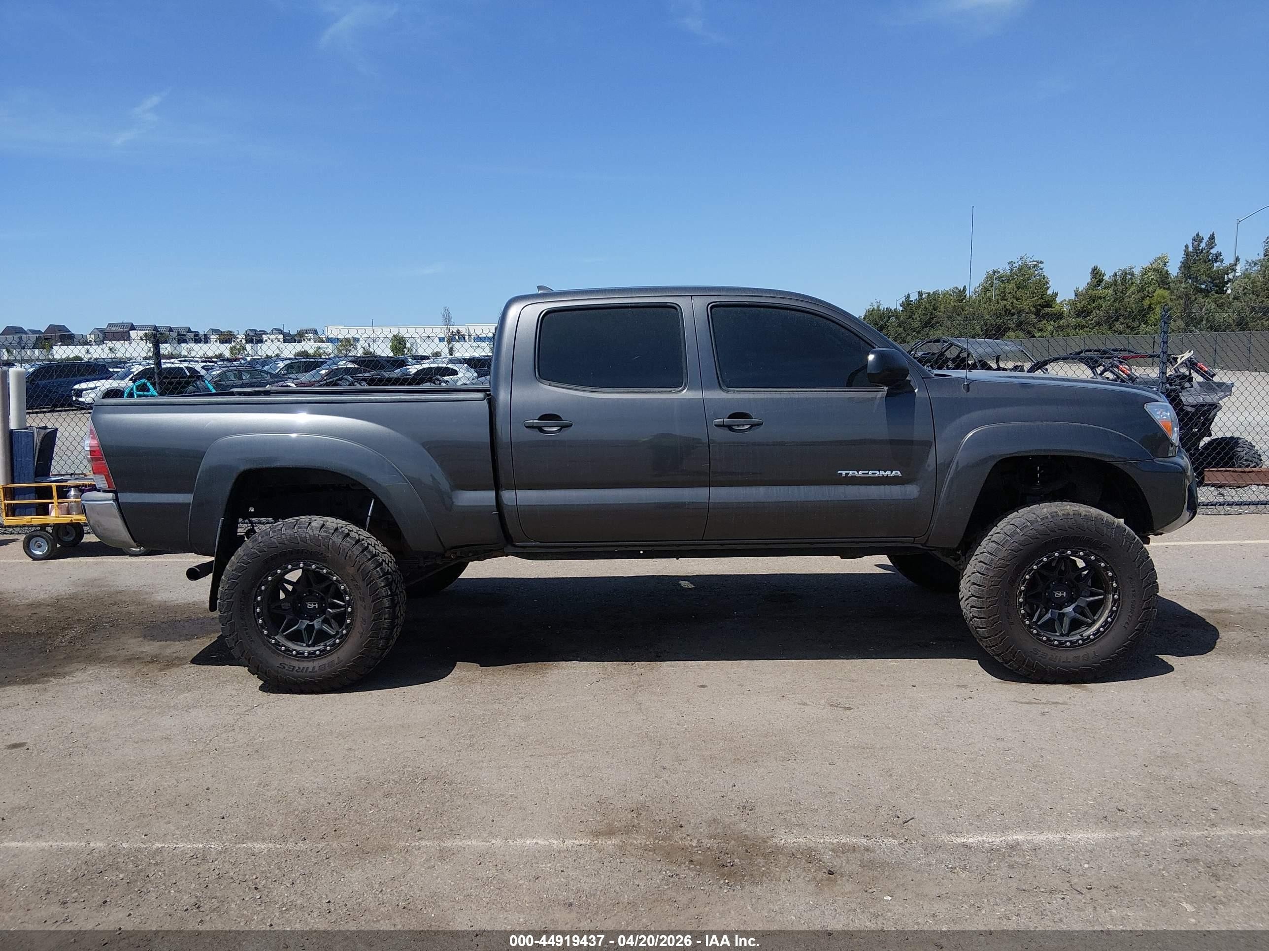 2012 Toyota Tacoma Prerunner V6 Gray vin: 3TMKU4HN7CM033910