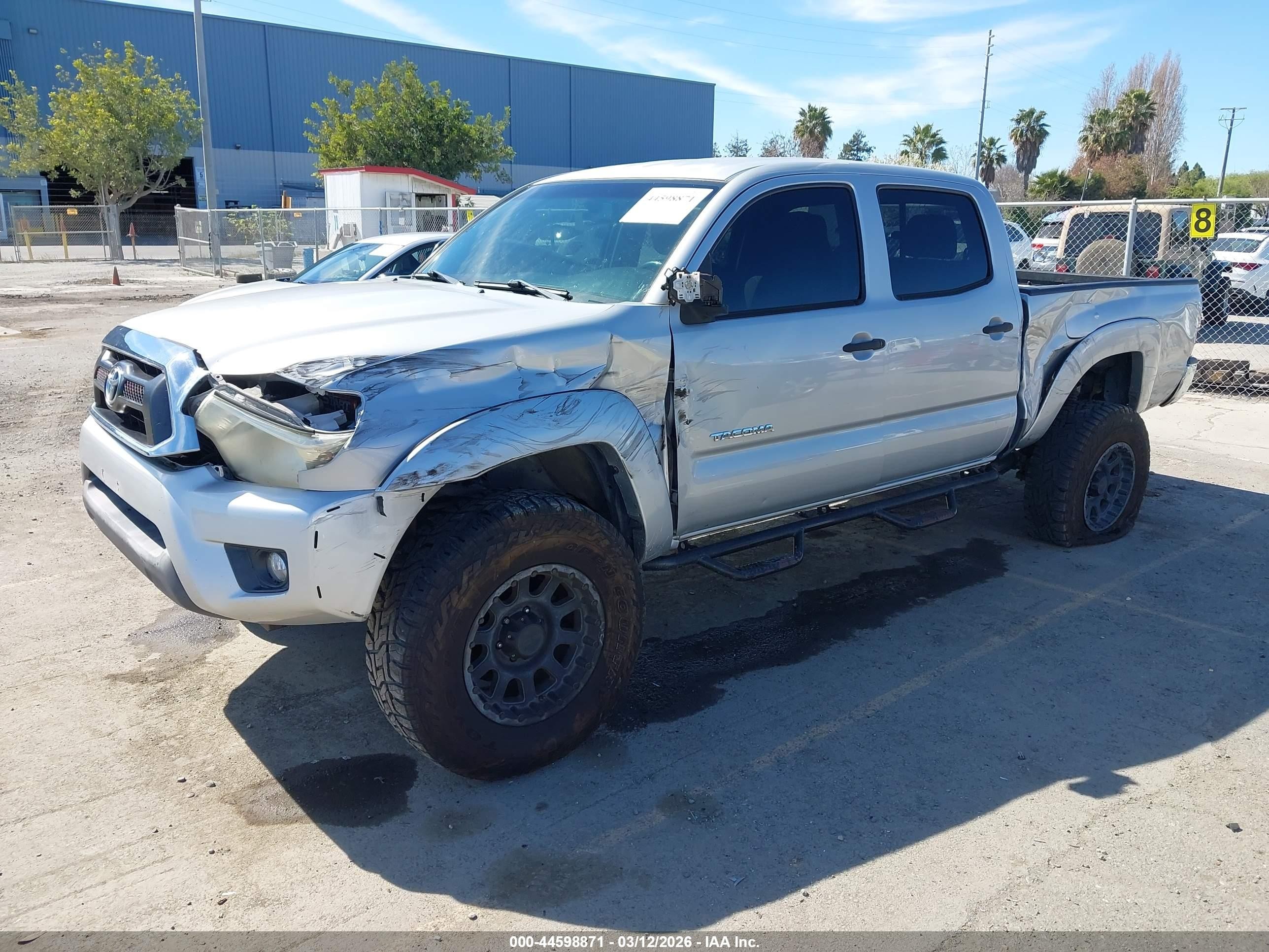 2013 Toyota Tacoma Prerunner V6 Серебряный vin: 3TMKU4HN7DM034931
