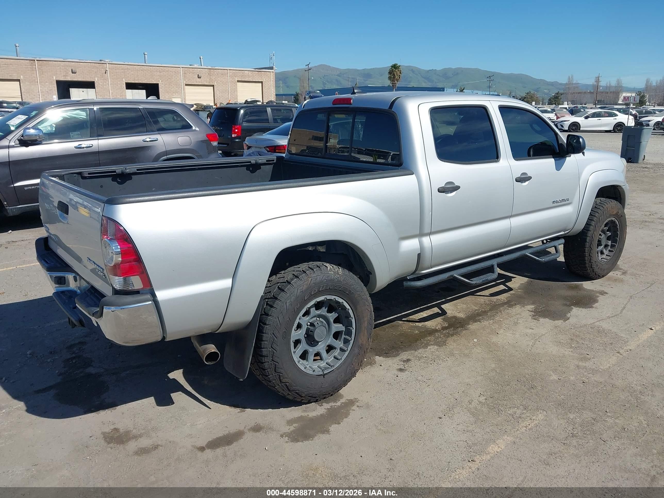 2013 Toyota Tacoma Prerunner V6 Серебряный vin: 3TMKU4HN7DM034931